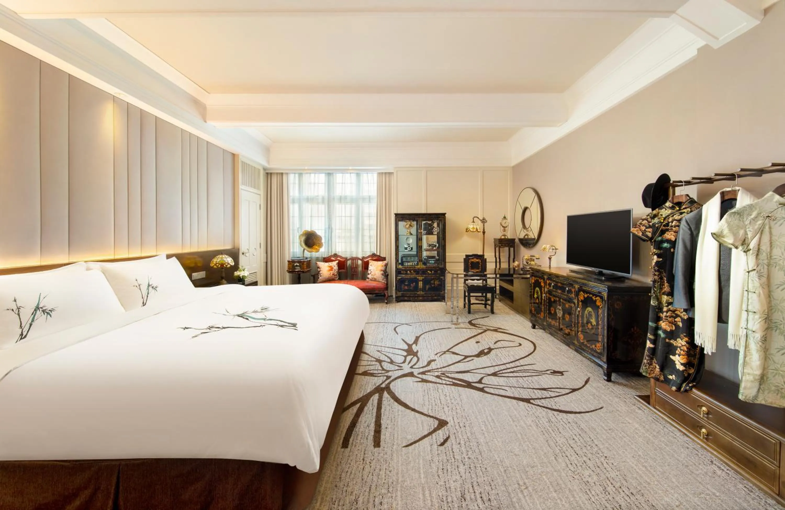Photo of the whole room, Bed in Jin Jiang Hotel Shanghai - historical hotel in the city-center of Huaihai shopping area and convenient access to metro lines