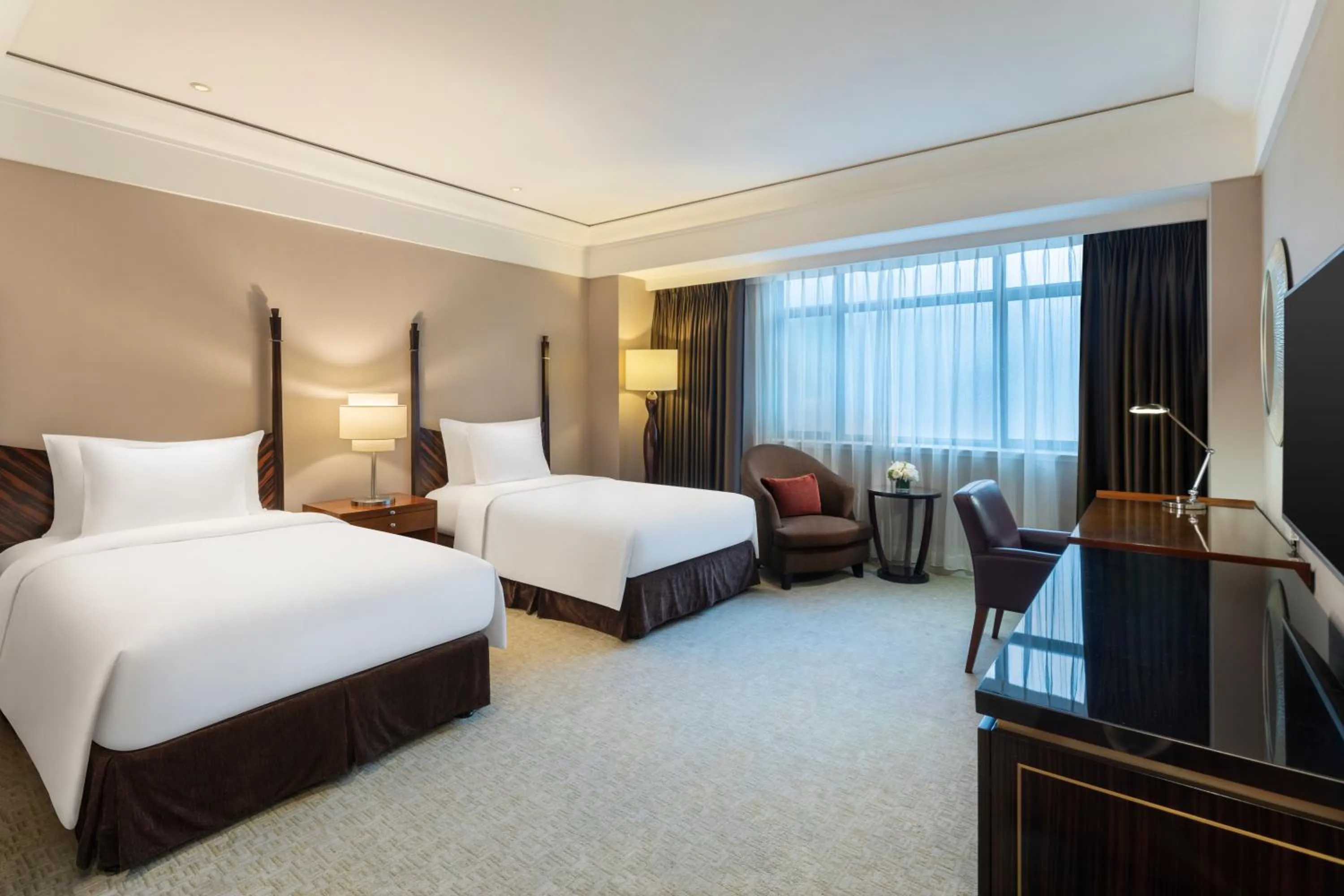Photo of the whole room, Bed in Jin Jiang Hotel Shanghai - historical hotel in the city-center of Huaihai shopping area and convenient access to metro lines