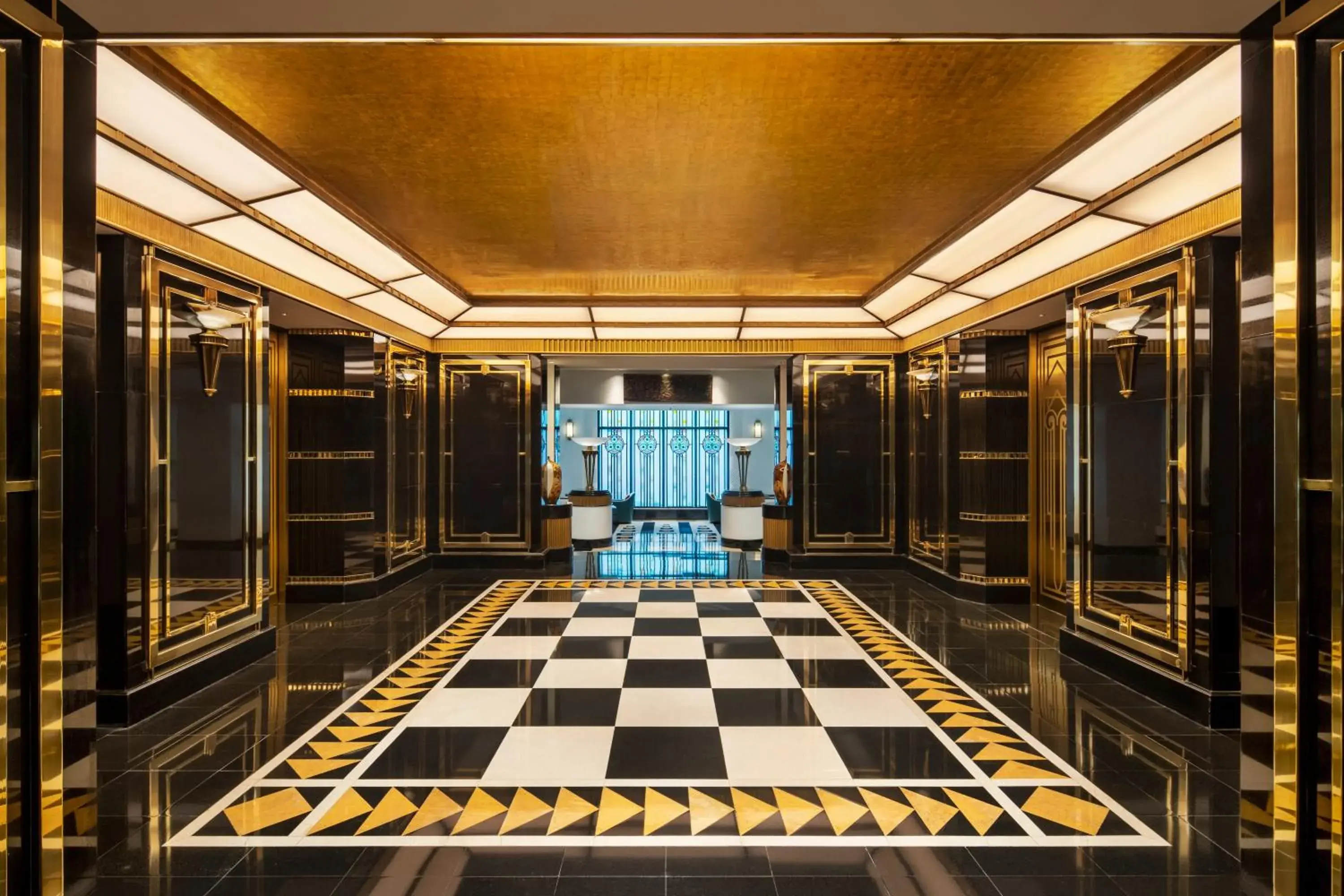 Lobby or reception in Jin Jiang Hotel Shanghai - historical hotel in the city-center of Huaihai shopping area and convenient access to metro lines Lobby or reception in Jin Jiang Hotel Shanghai - historical hotel in the city-center of Huaihai shopping area and convenient access to metro lines