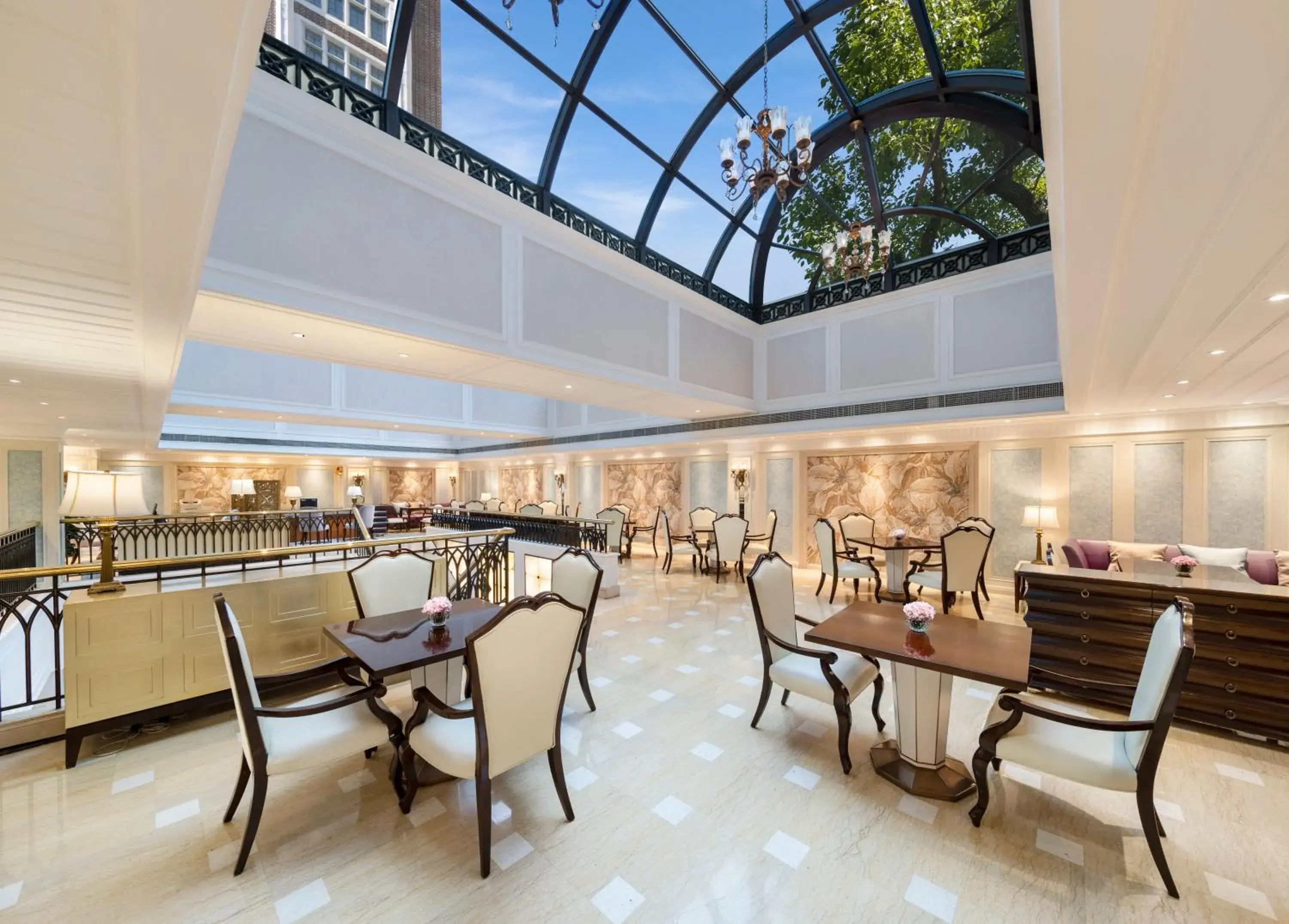 Restaurant/places to eat in Jin Jiang Hotel Restaurant/places to eat in Jin Jiang Hotel