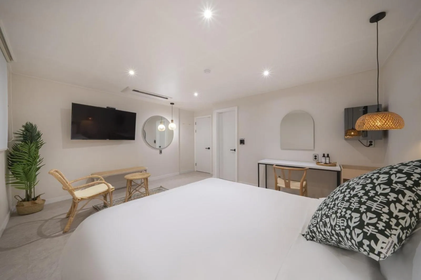 Bed in Goyo37 Hotel Osan by Aank