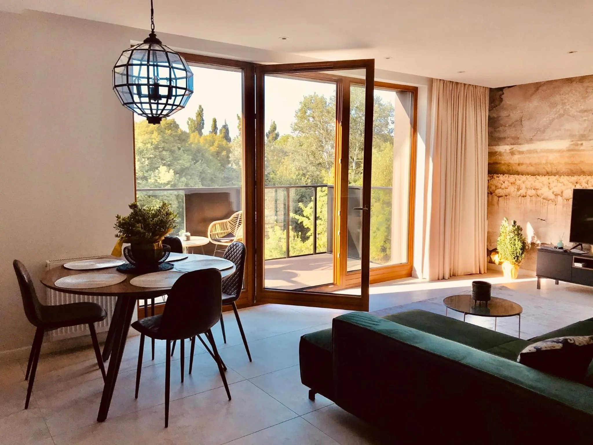Baltic Riviera Apartments - Garden Sanctuary Retreat