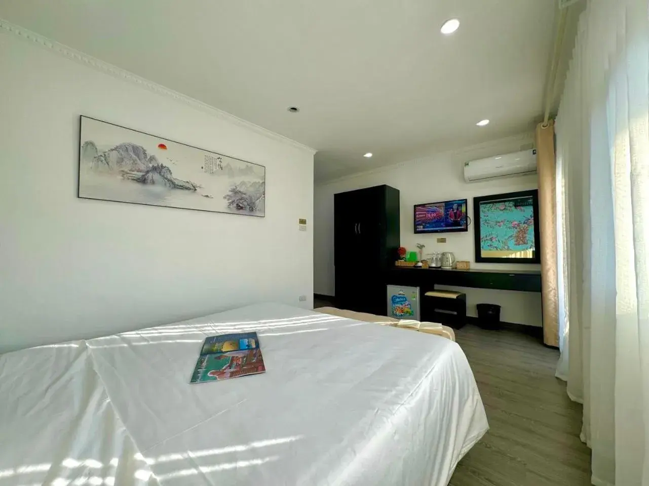 TV and multimedia, Bed in Hanoi Elpis Hotel TV and multimedia, Bed in Hanoi Elpis Hotel