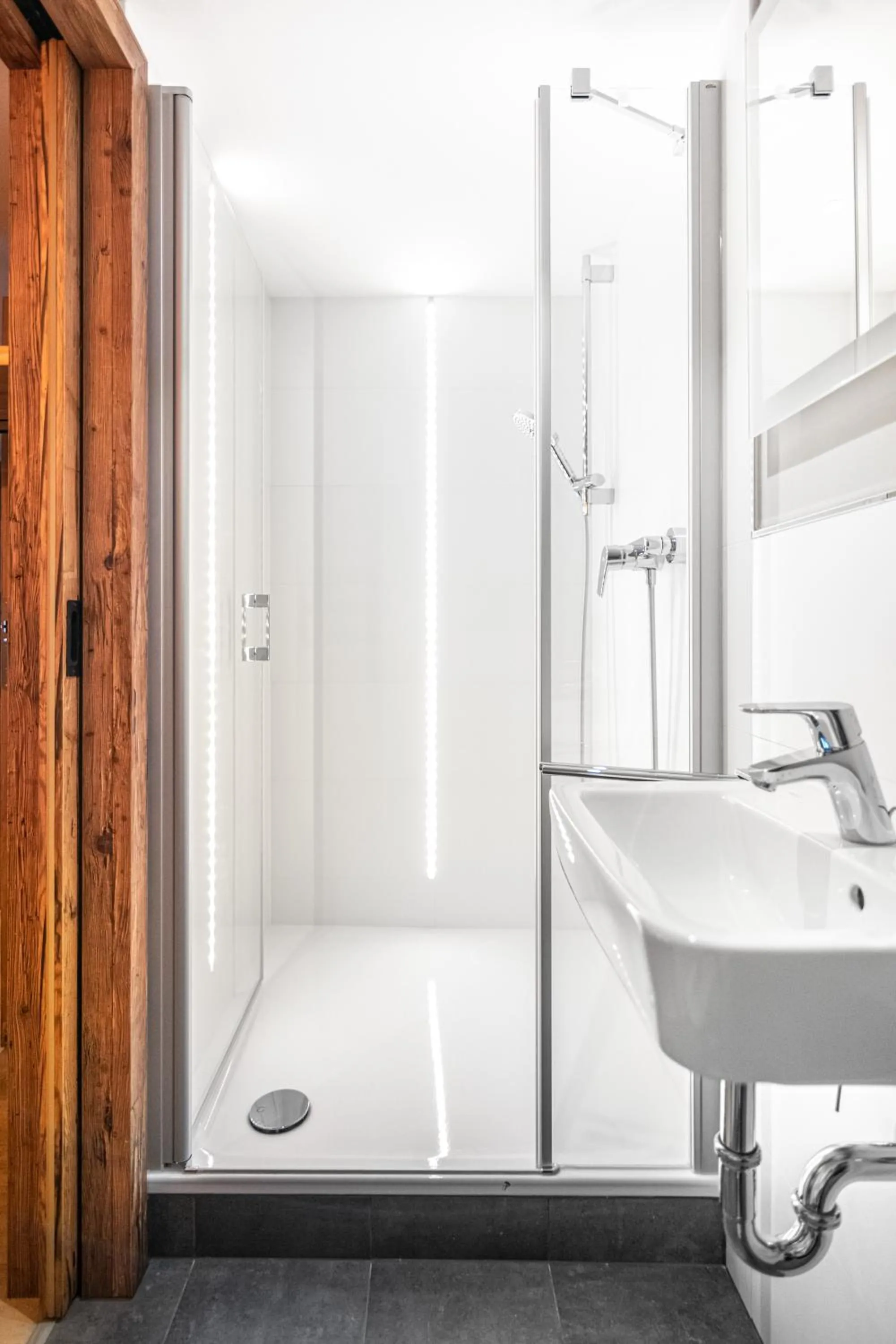 Shower in H+M Boarding Houses