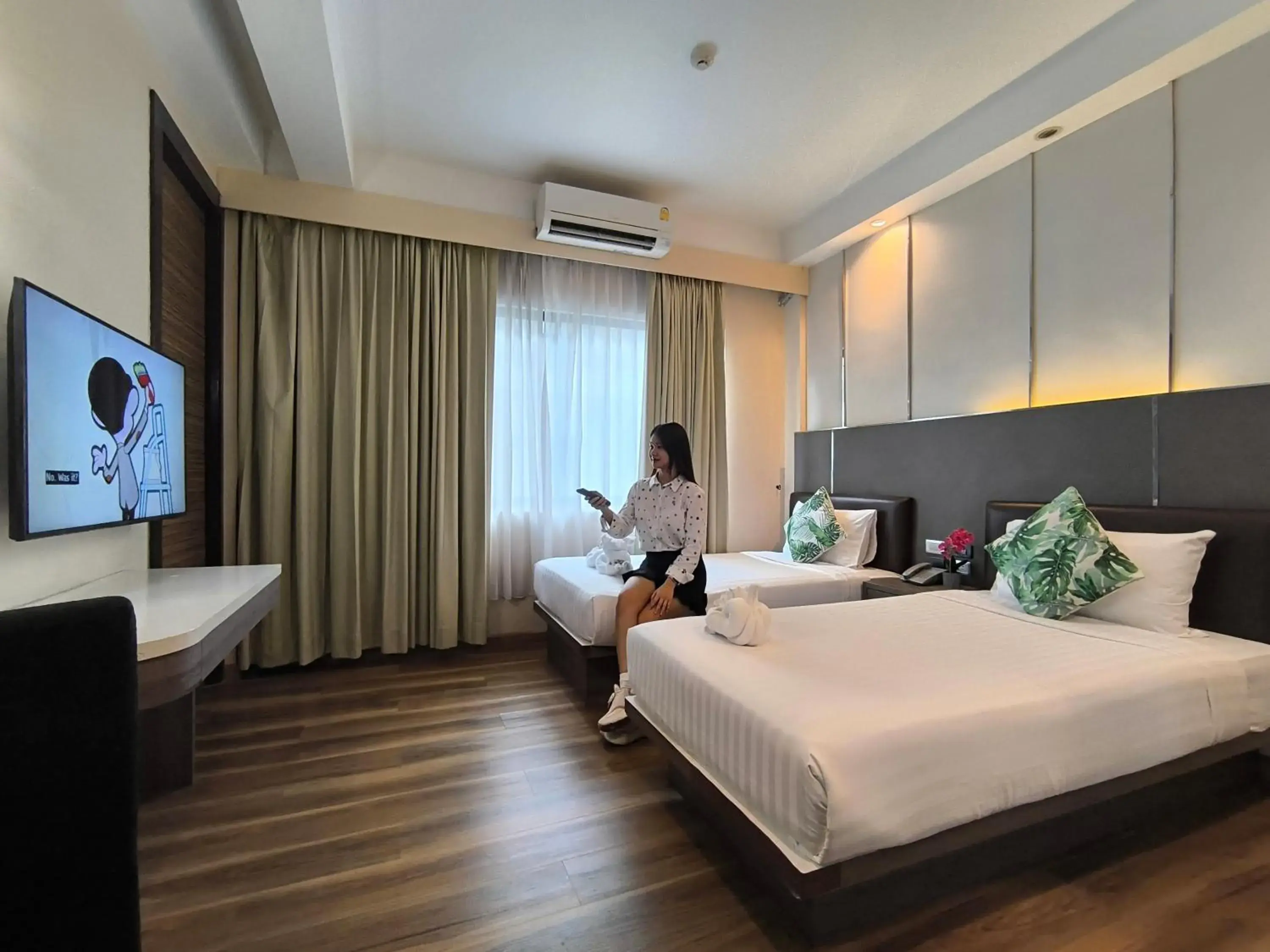 TV and multimedia, Bed in Citin Sukhumvit 11 Nana Bangkok by Compass Hospitality TV and multimedia, Bed in Citin Sukhumvit 11 Nana Bangkok by Compass Hospitality