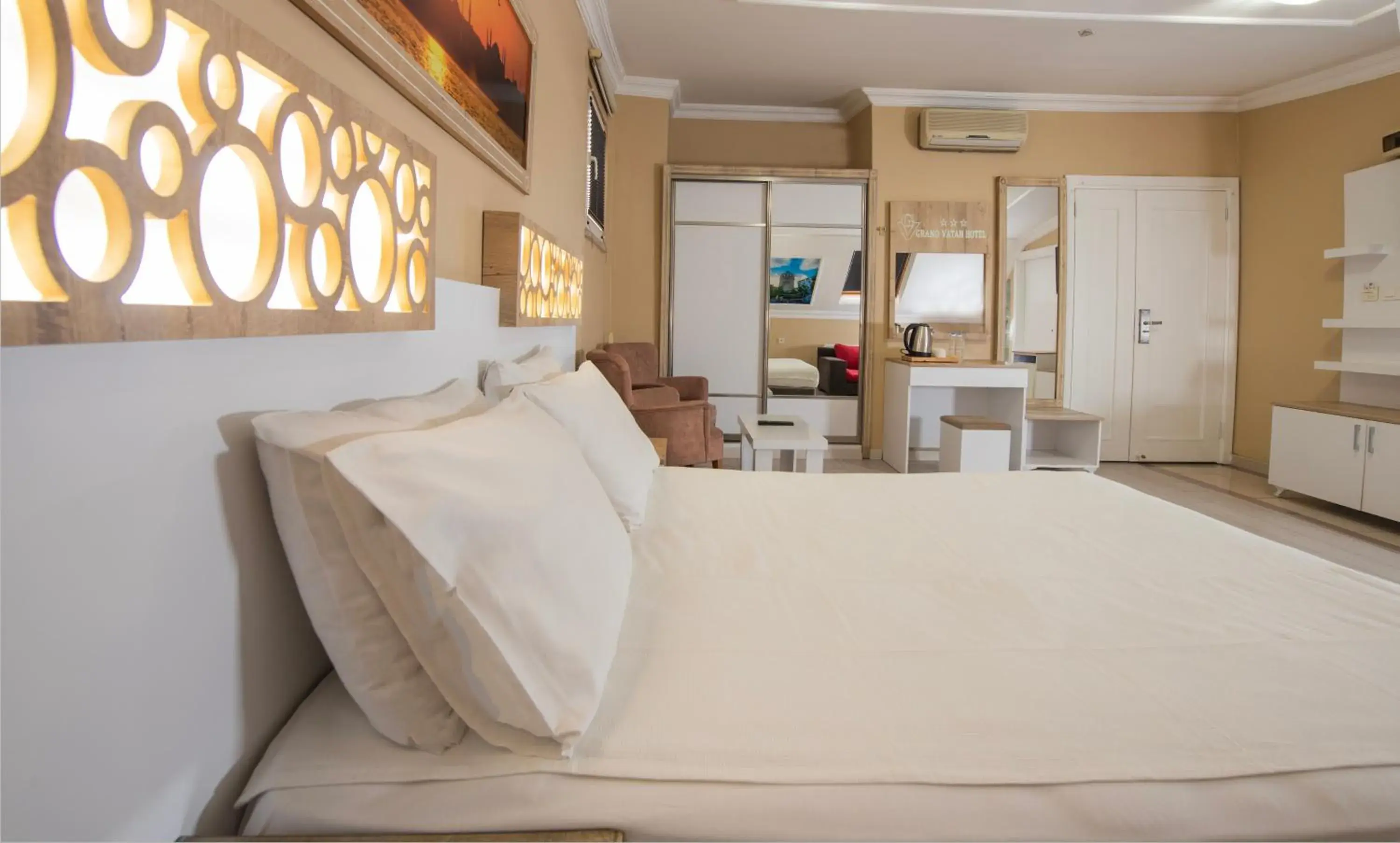 Photo of the whole room, Bed in GRAND VATAN HOTEL Photo of the whole room, Bed in GRAND VATAN HOTEL