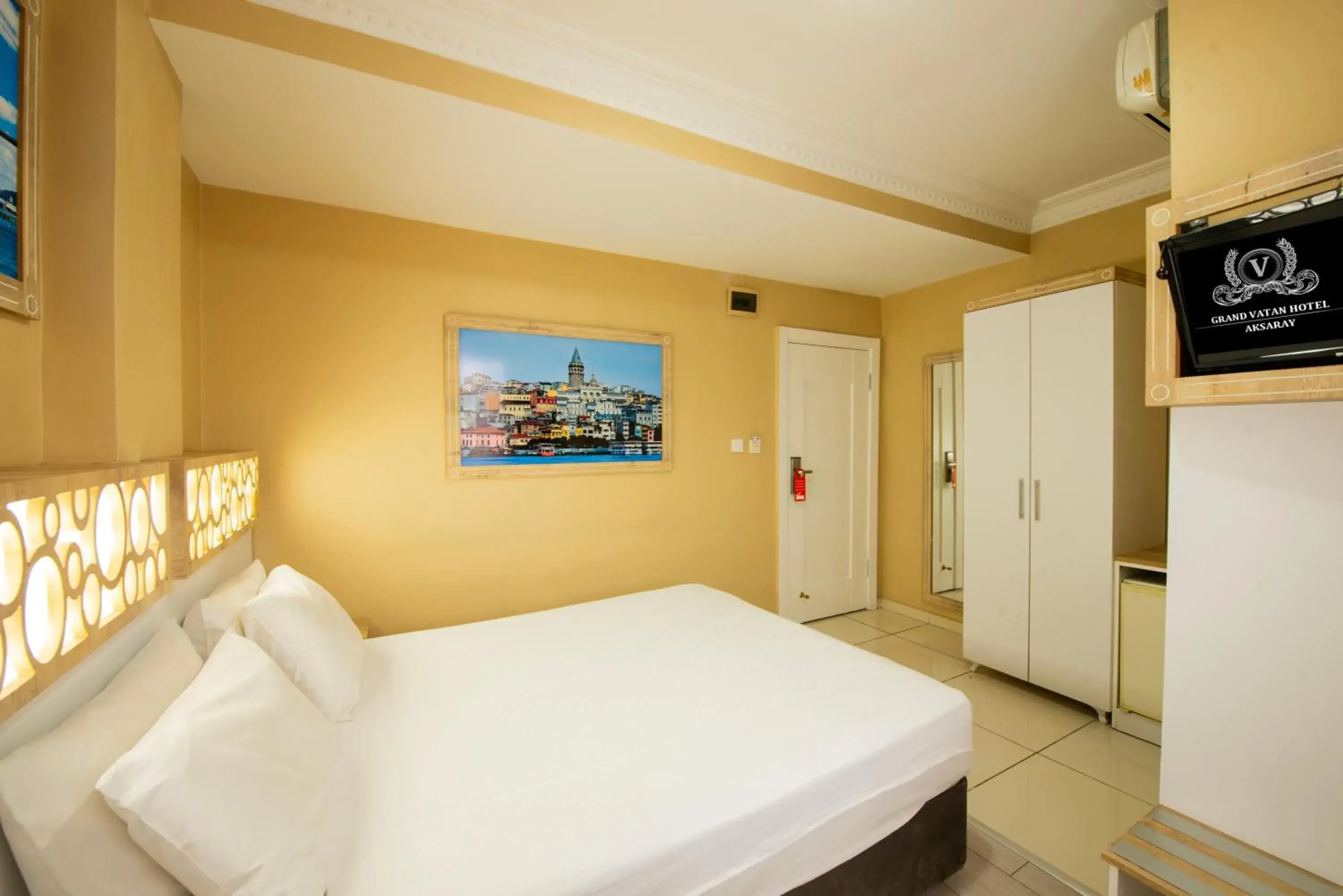 Photo of the whole room, Bed in GRAND VATAN HOTEL Photo of the whole room, Bed in GRAND VATAN HOTEL