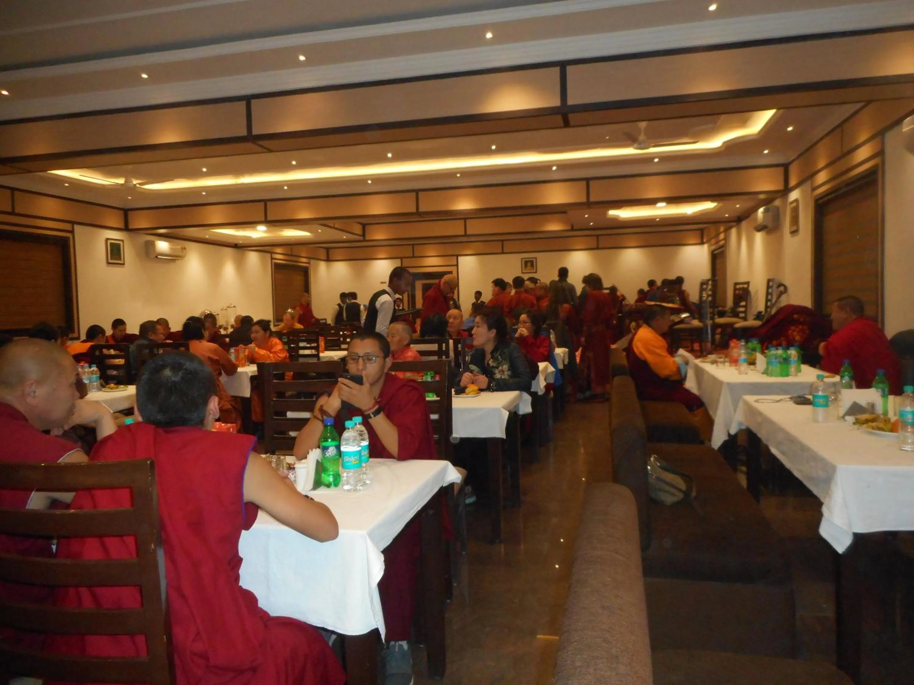 Restaurant/places to eat in Niranjana Hotel Bodhgaya