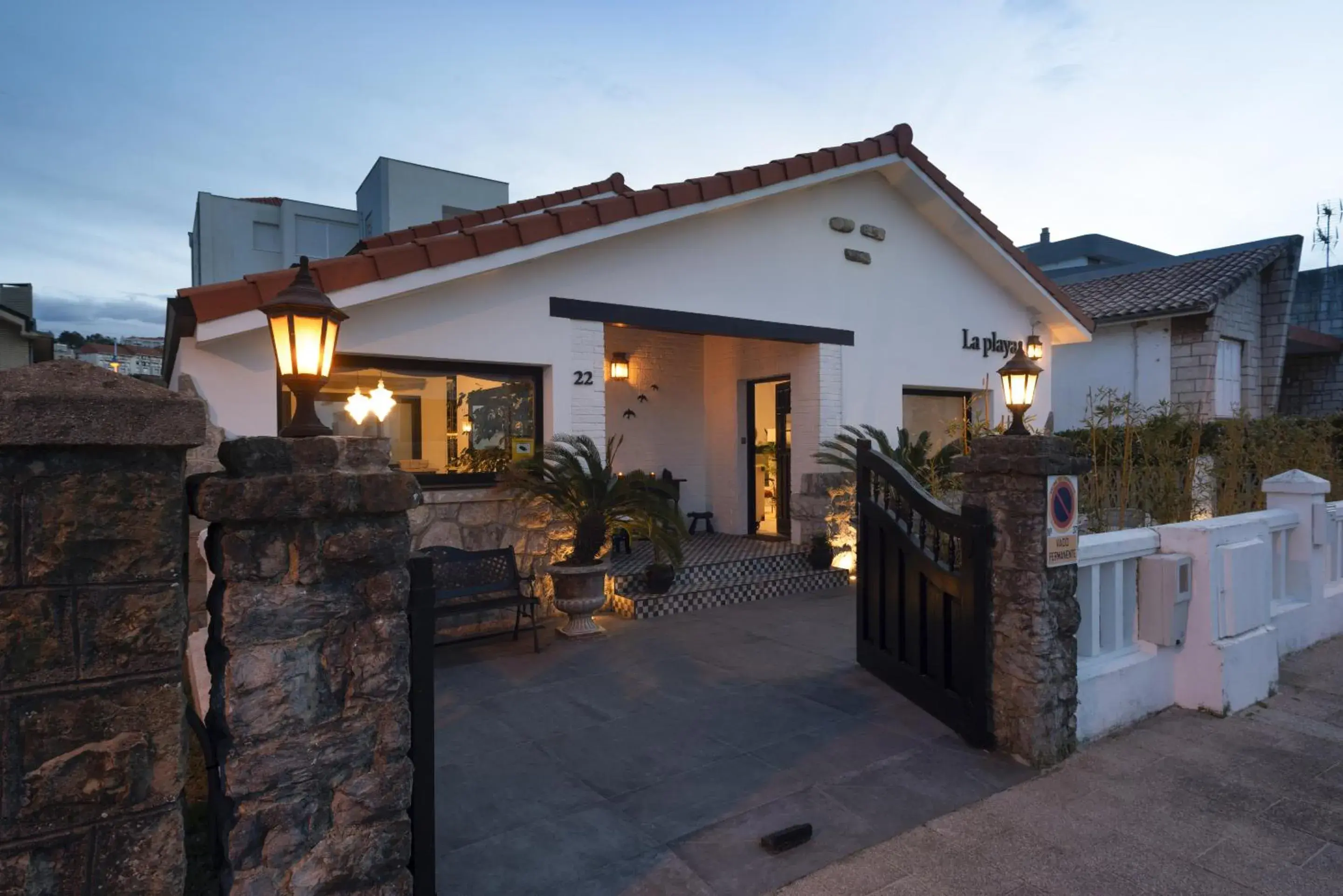 Facade/entrance in La Playa Suites Suances Facade/entrance in La Playa Suites Suances