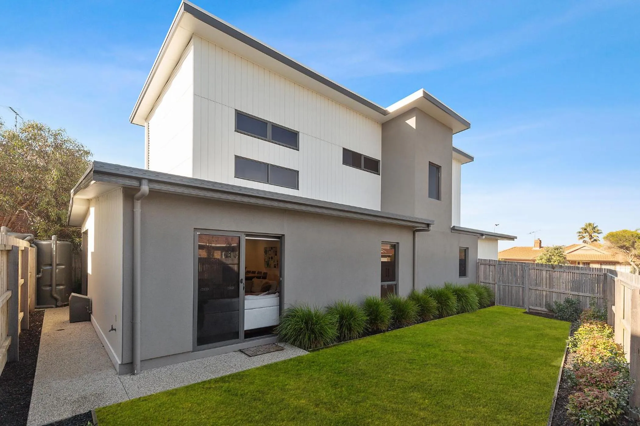 Balcony/Terrace in TORQUAY Relax and Unwind Beach 300m Table Tennis