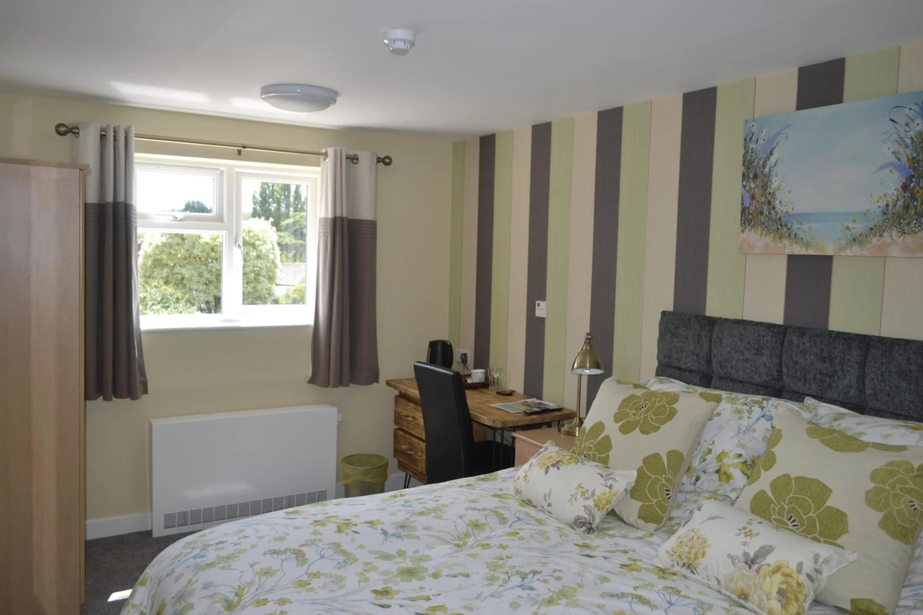 Bedroom, Bed in The Lawns Tea Room and B&B