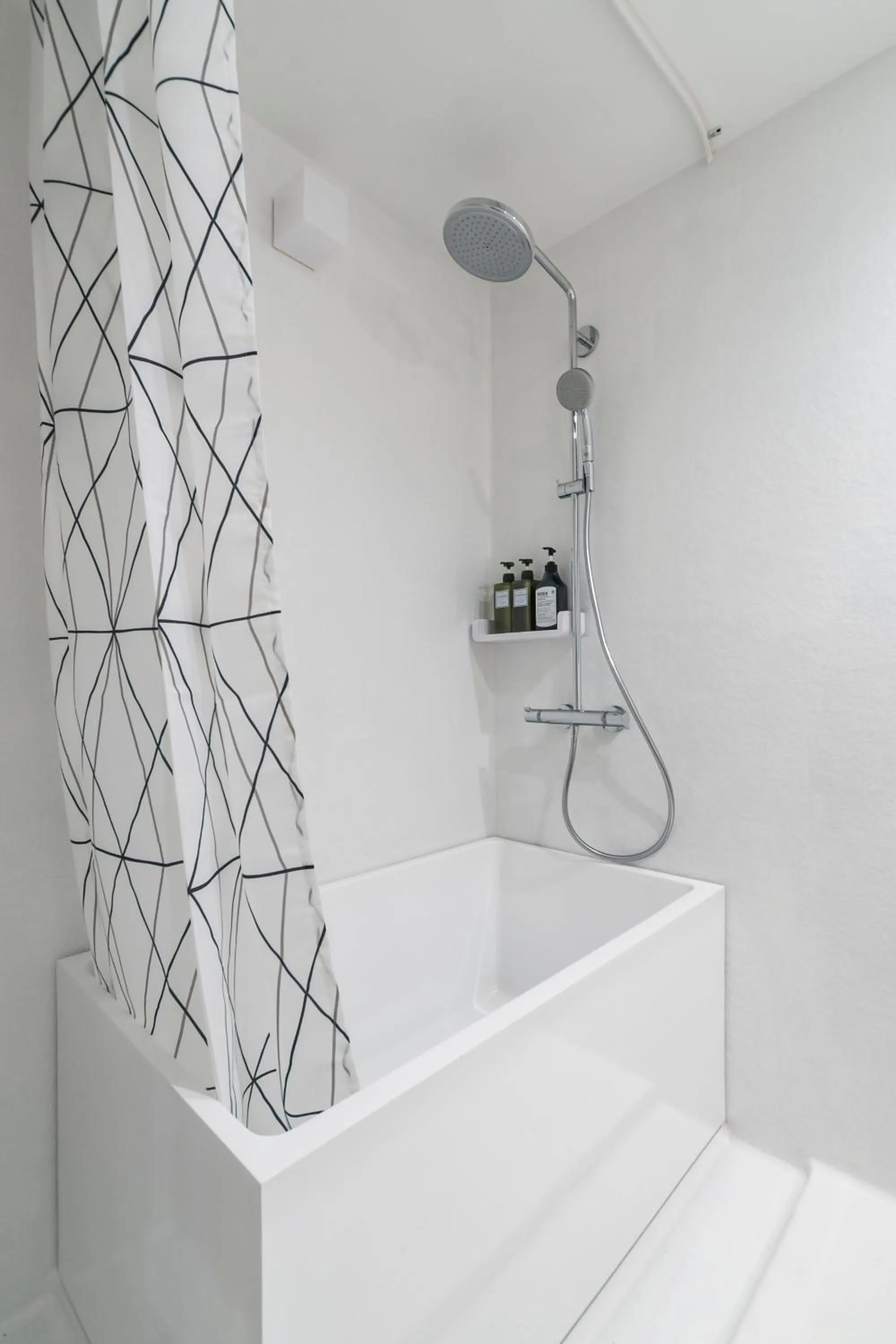 Shower in BATONWORKS Naoshima