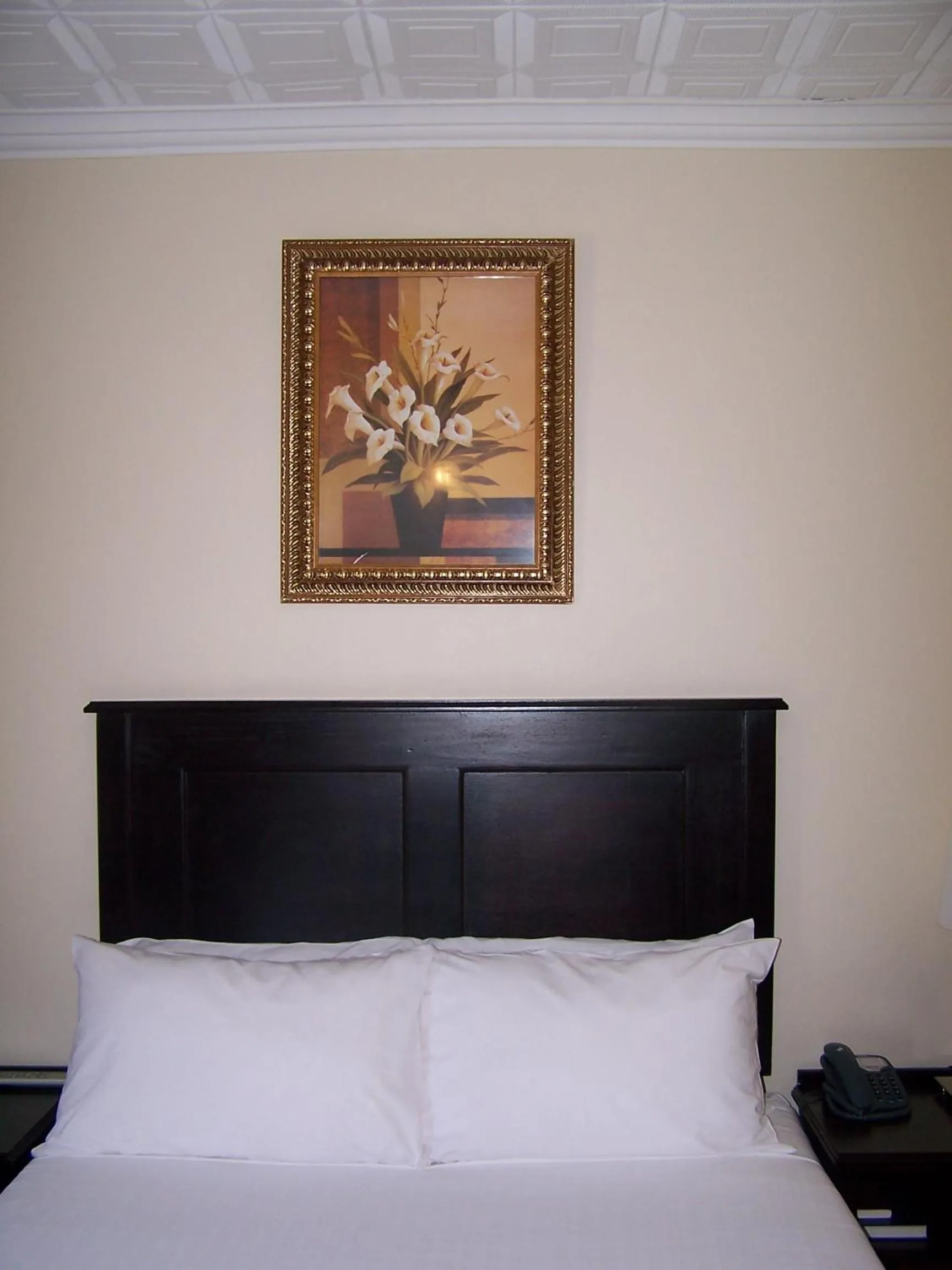 Bed in Regal Inn PMBurg