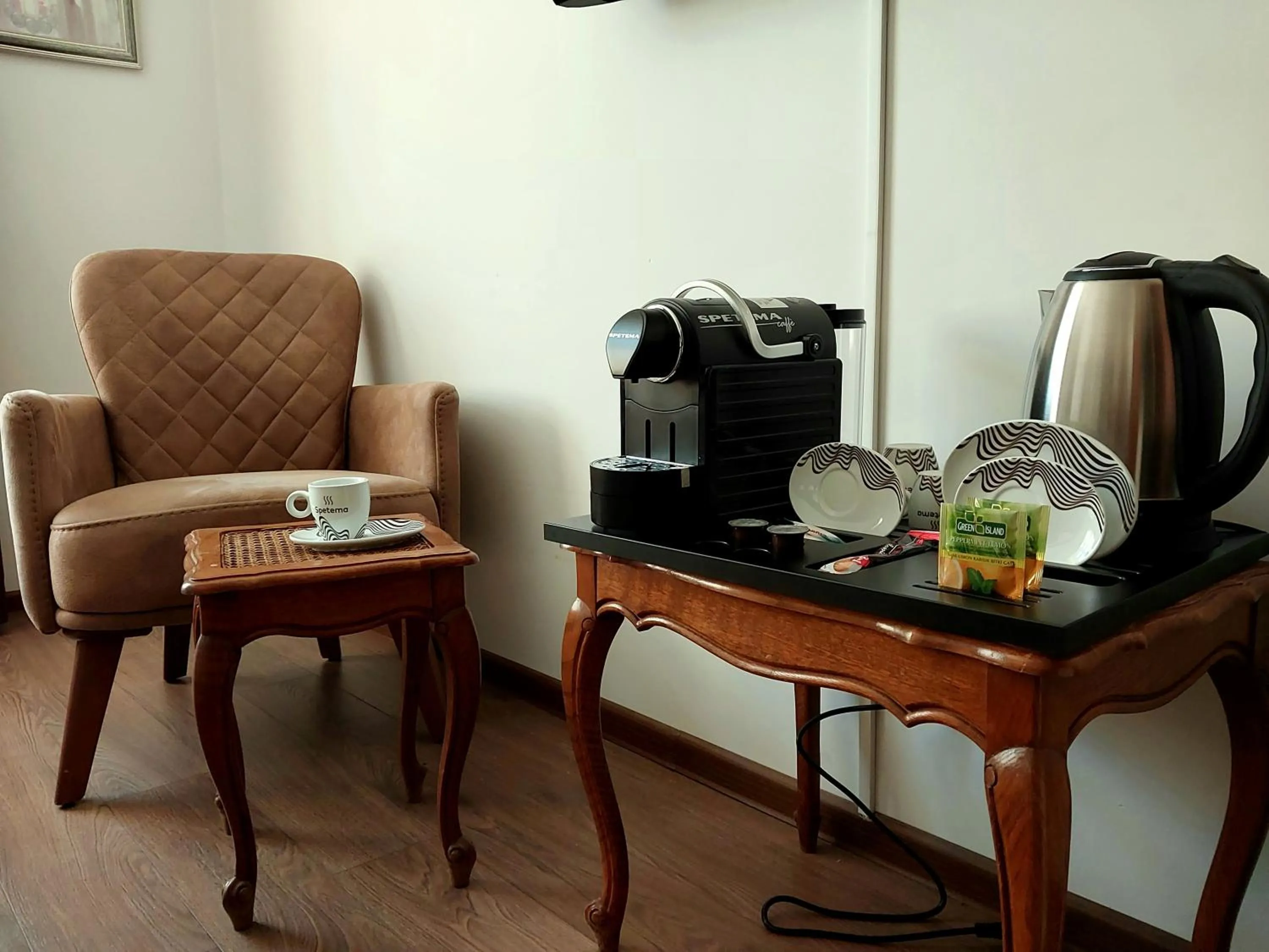 Communal lounge/ TV room in Hotel Splendid