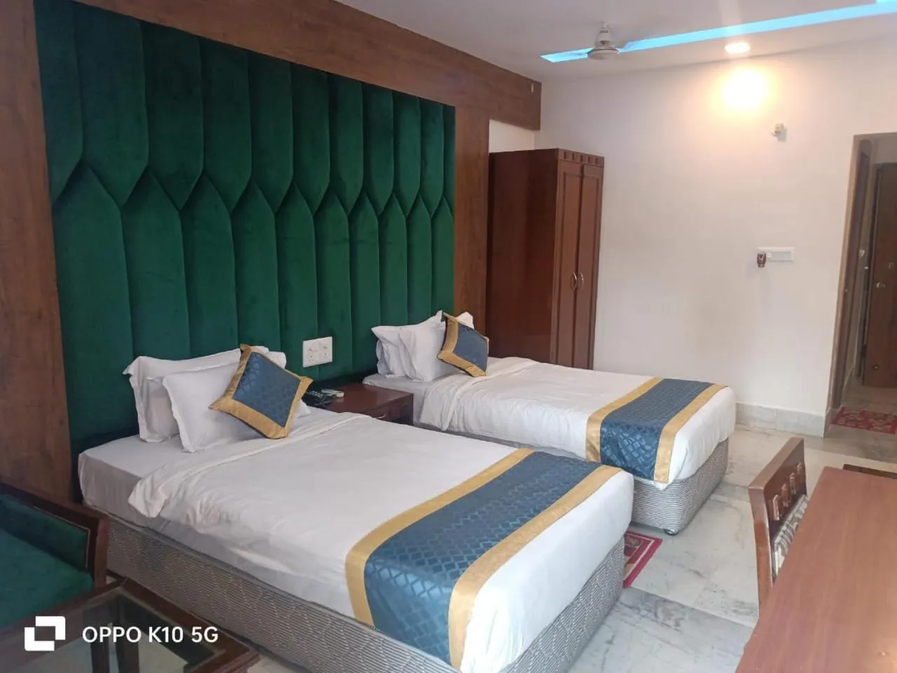 Bed in Hotel Taj Darbar