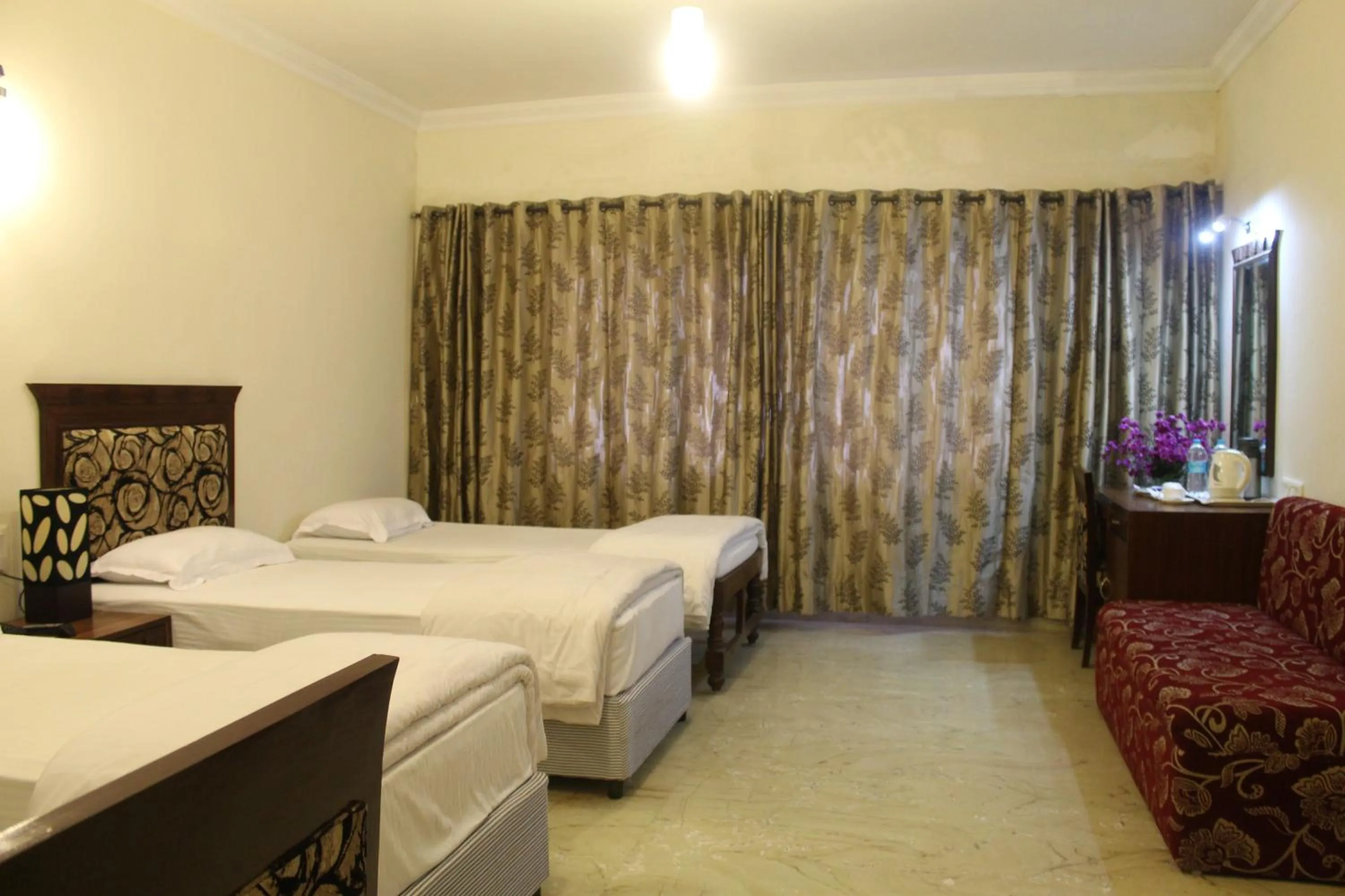 Bedroom, Bed in Hotel Taj Darbar