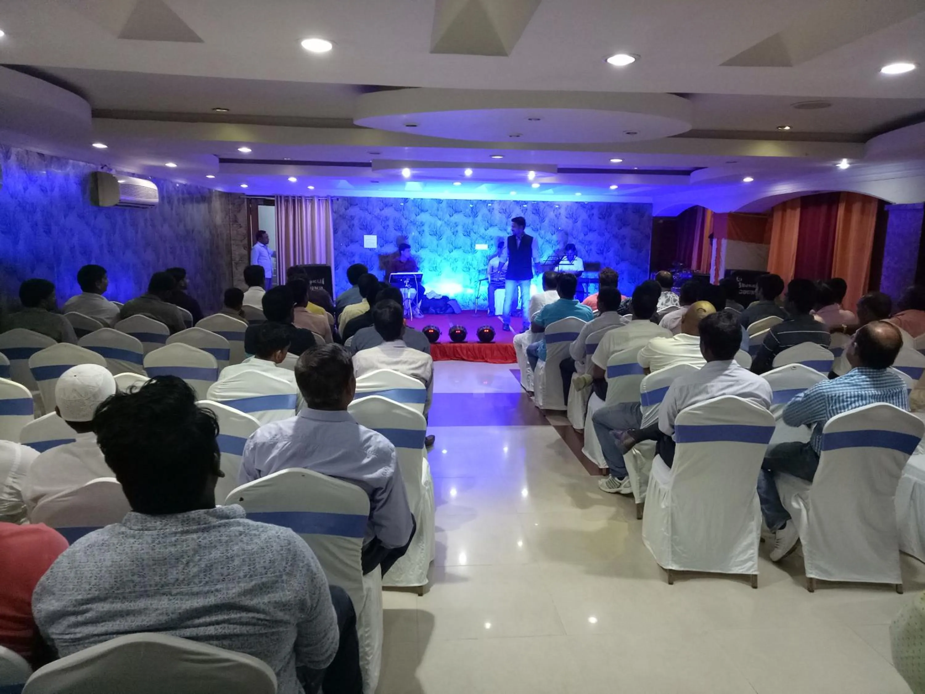 People in Hotel Taj Darbar