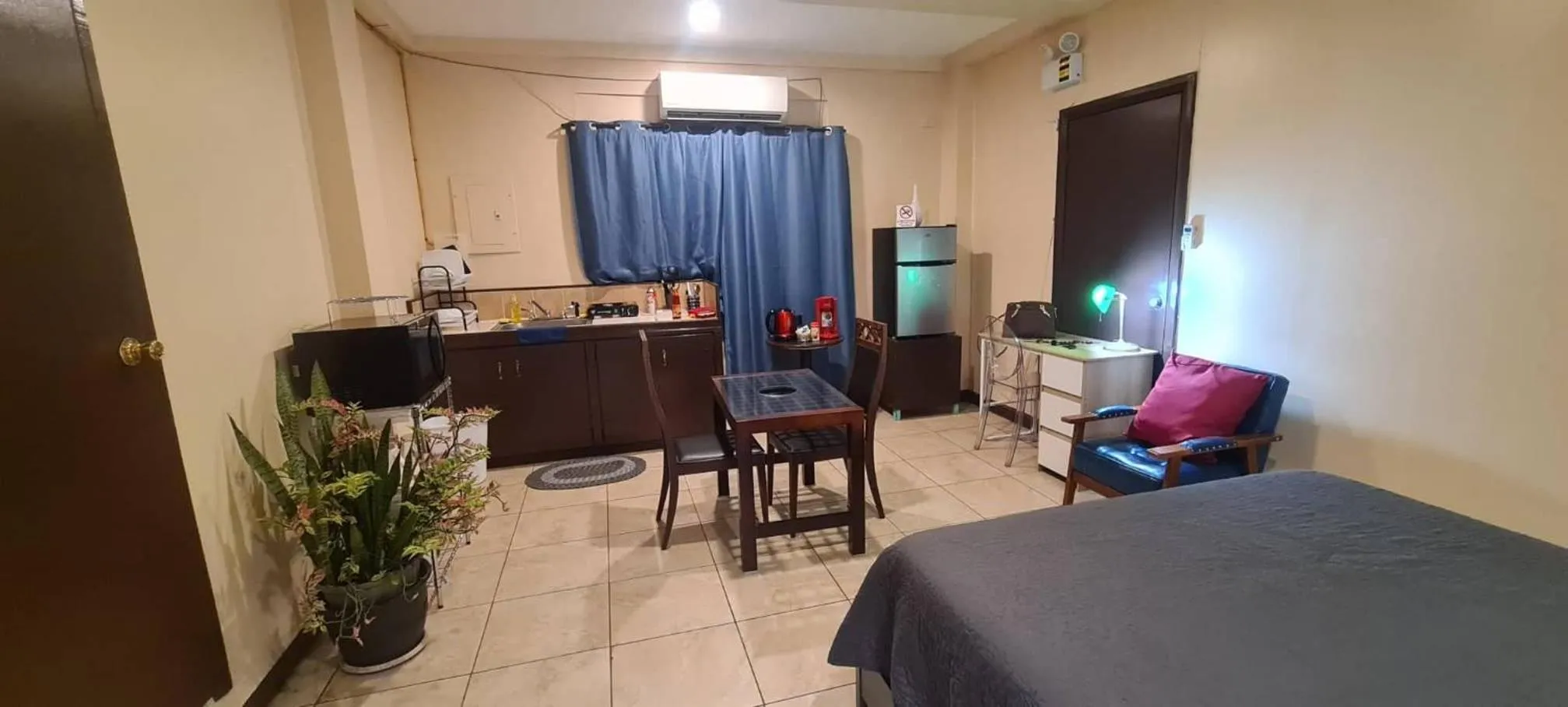 Kitchen or kitchenette, Bed in Palau Paradise Comfort