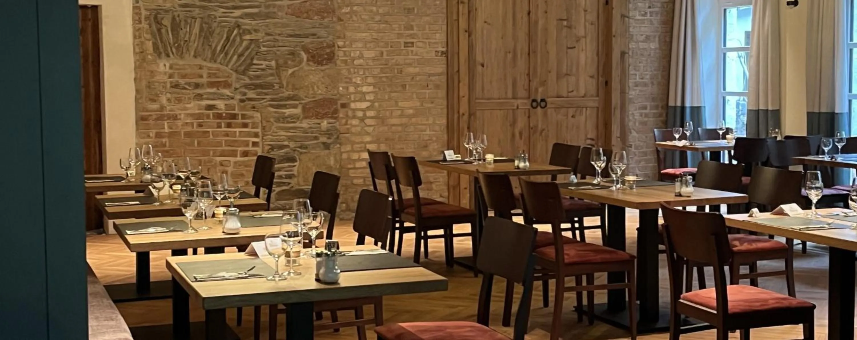 Restaurant/places to eat in Hotel und Weingut Karlsmühle