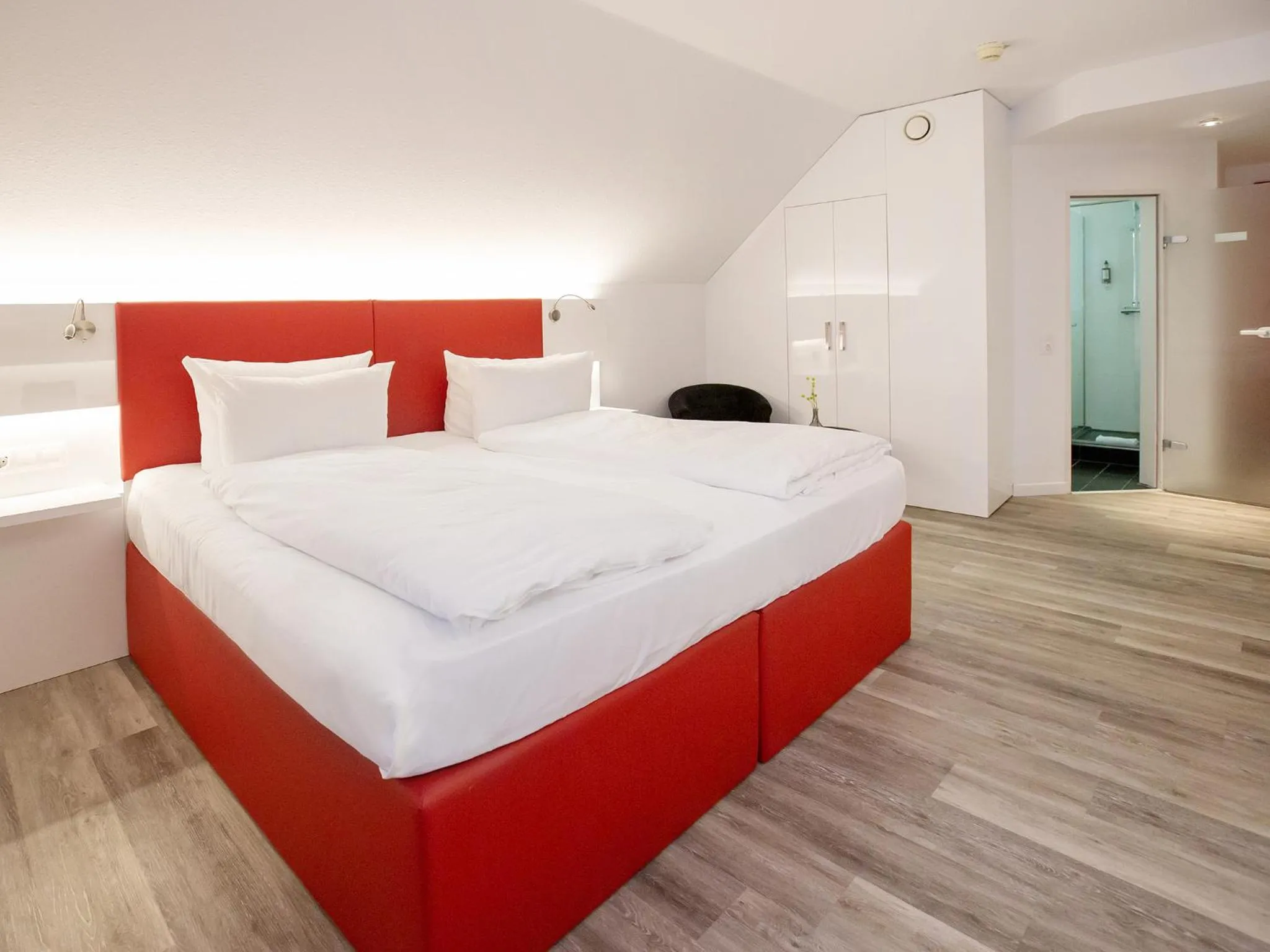 Photo of the whole room, Bed in DORMERO Hotel Düsseldorf