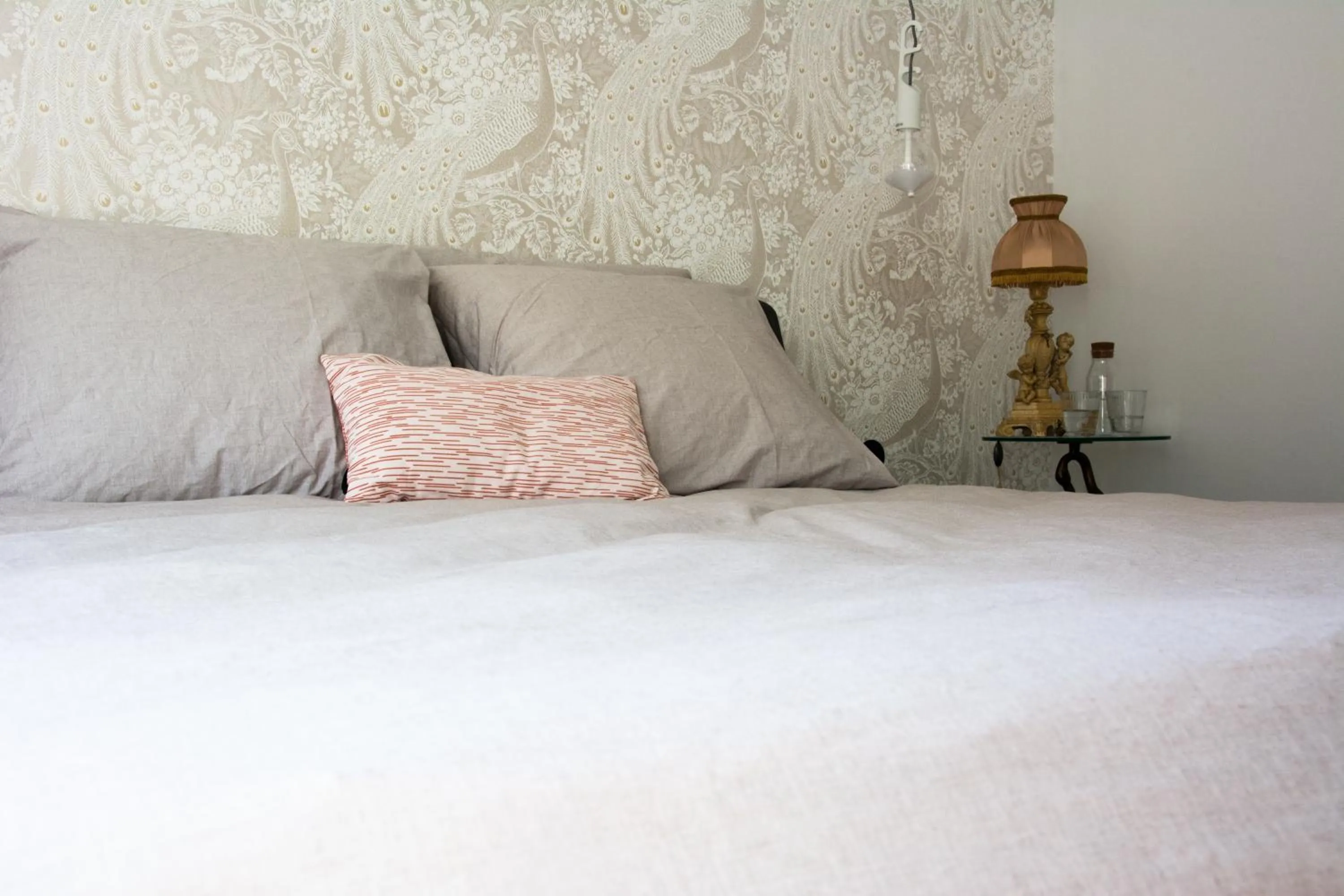 Large Double Room (Tasteless Room) in Boetiekhotel Villa Wanrooy