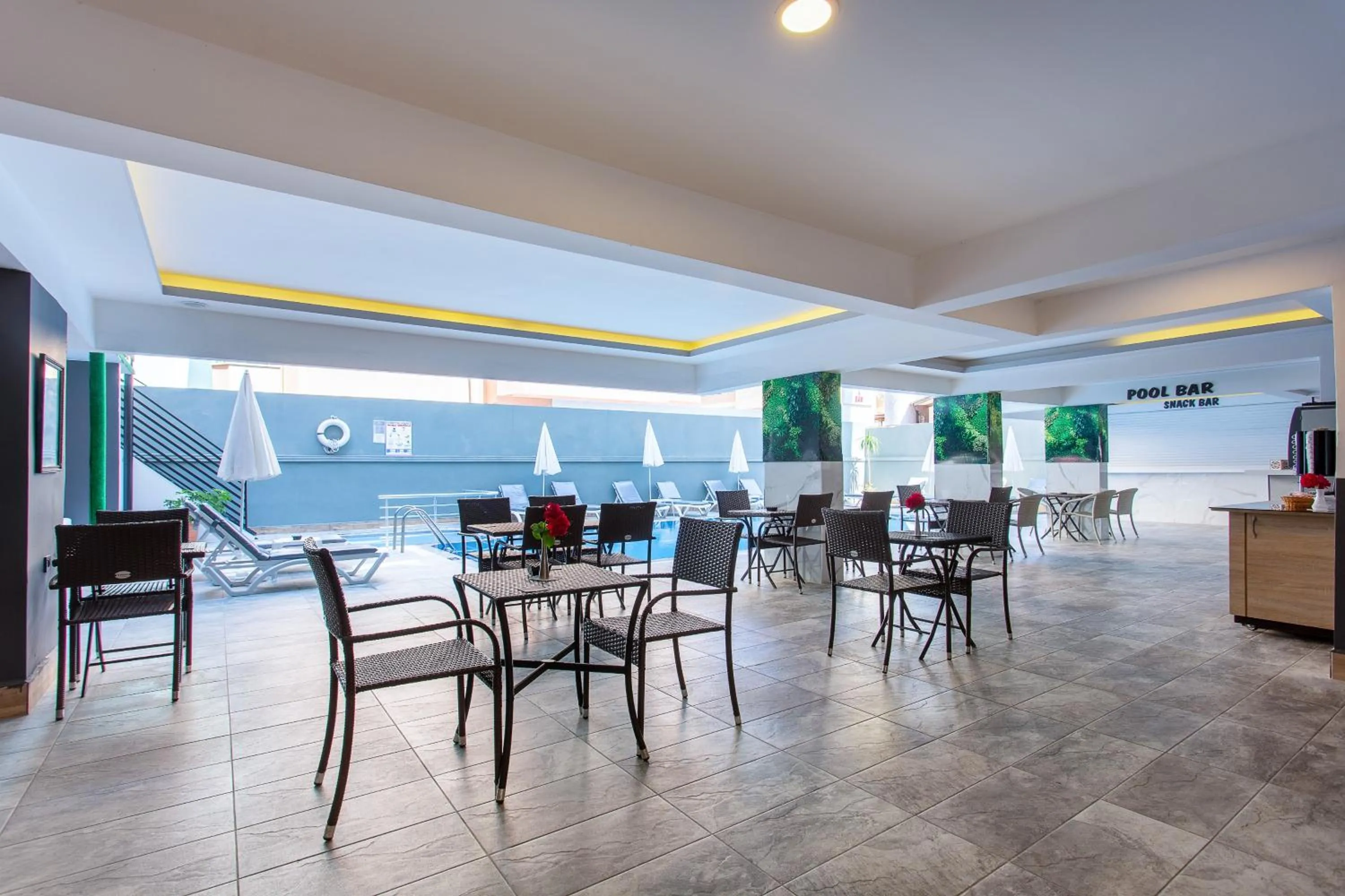 Restaurant/places to eat in Aslan Sand & City Hotel