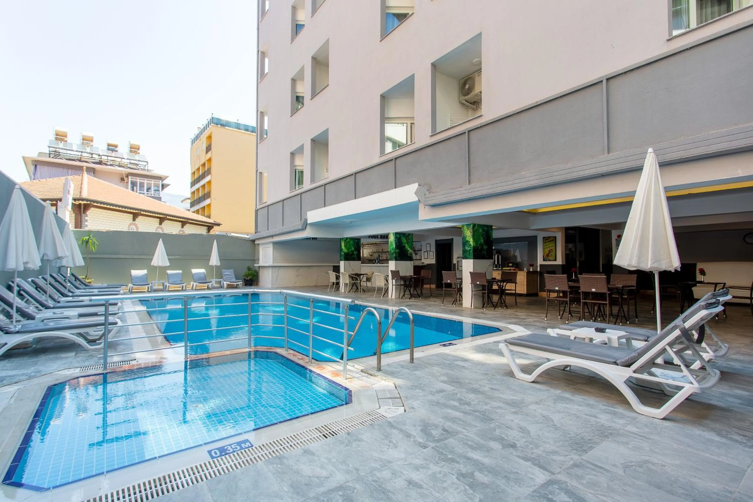 Swimming pool in Aslan Sand & City Hotel