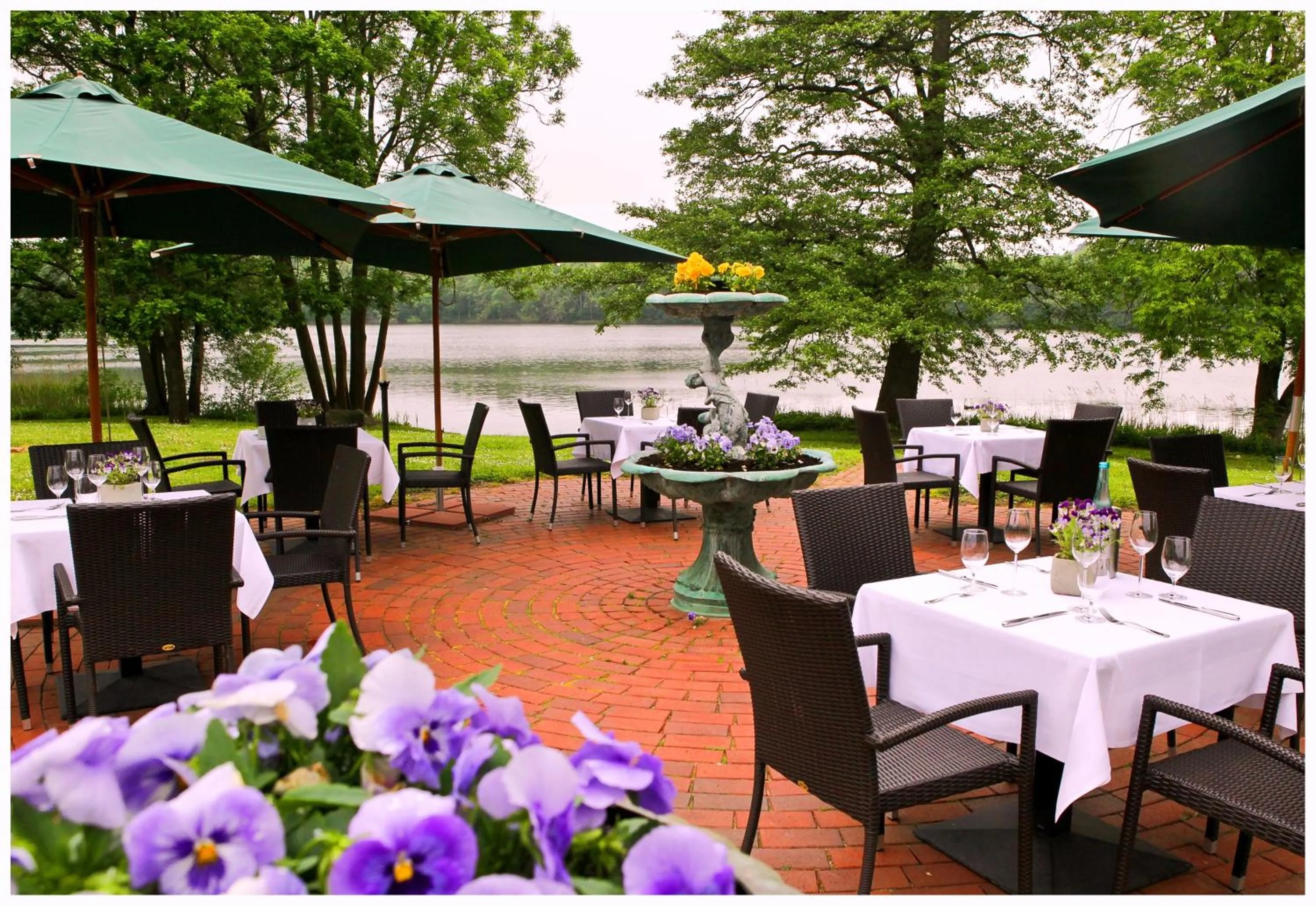 Restaurant/places to eat in Seeschloss Schorssow