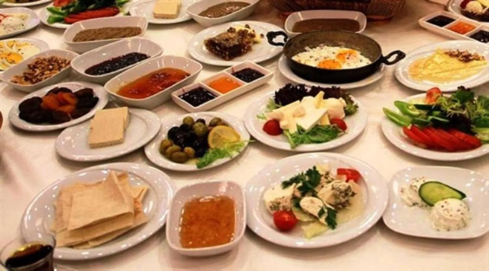 Meals in Golden Sail Hotel Old City