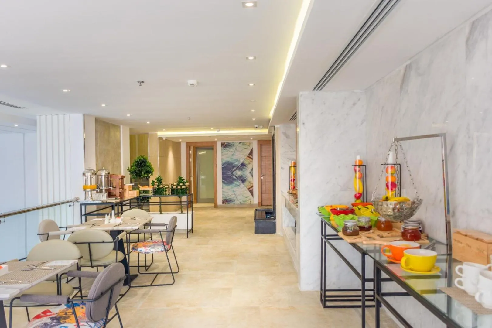 Food and drinks in Ewaa Express Hotel - Al Rawda