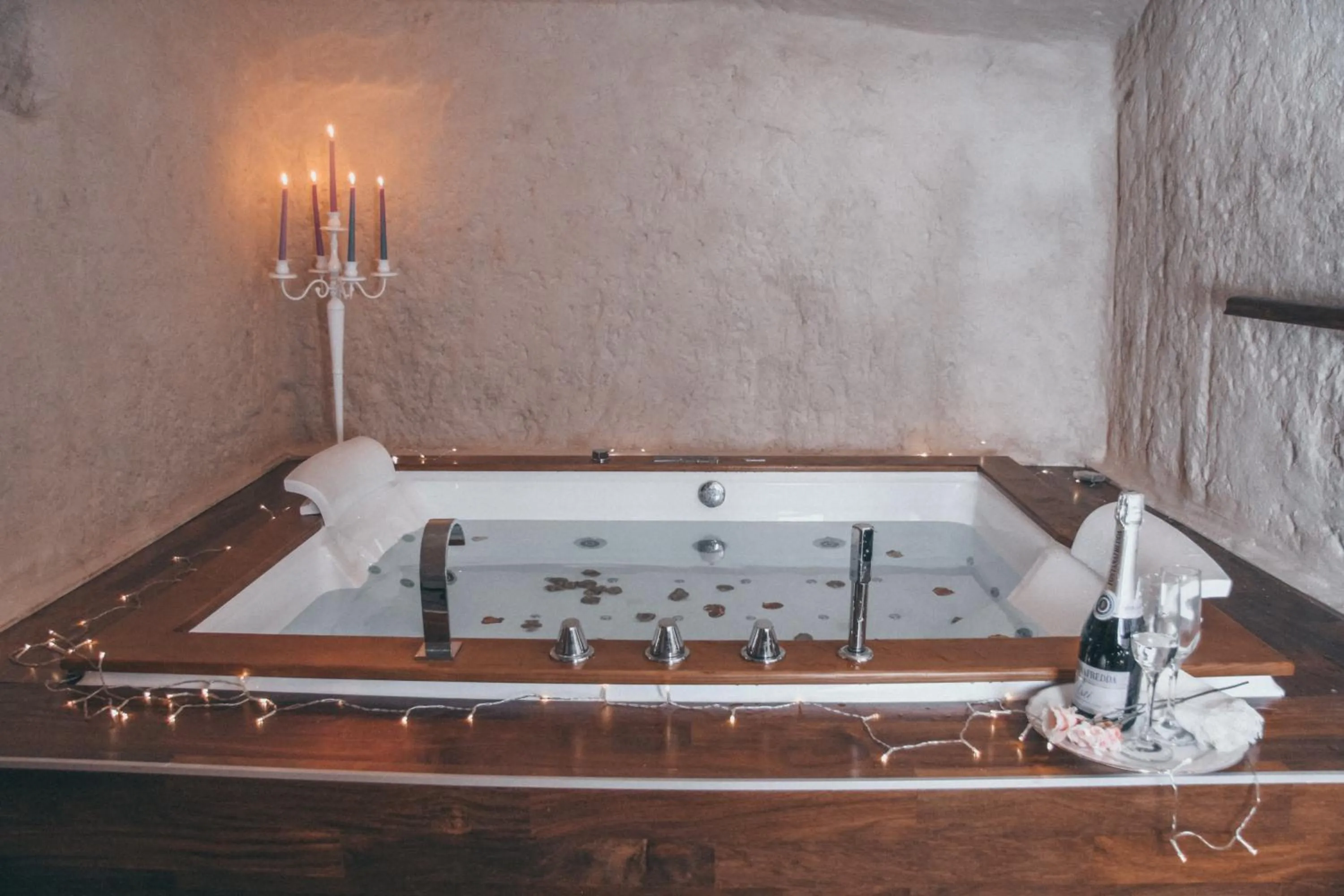 Hot Tub in ççç Isabel Luxury Suite ççç