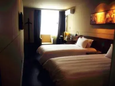 Bed in Jinjiang Inn Select Shanghai Hongqiao Hub Jiangqiao Wanda Plaza Bed in Jinjiang Inn Select Shanghai Hongqiao Hub Jiangqiao Wanda Plaza