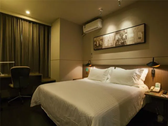 Bed in Jinjiang Inn Select Wuxi Nanchang Street Huaqing Bridge Metro Station