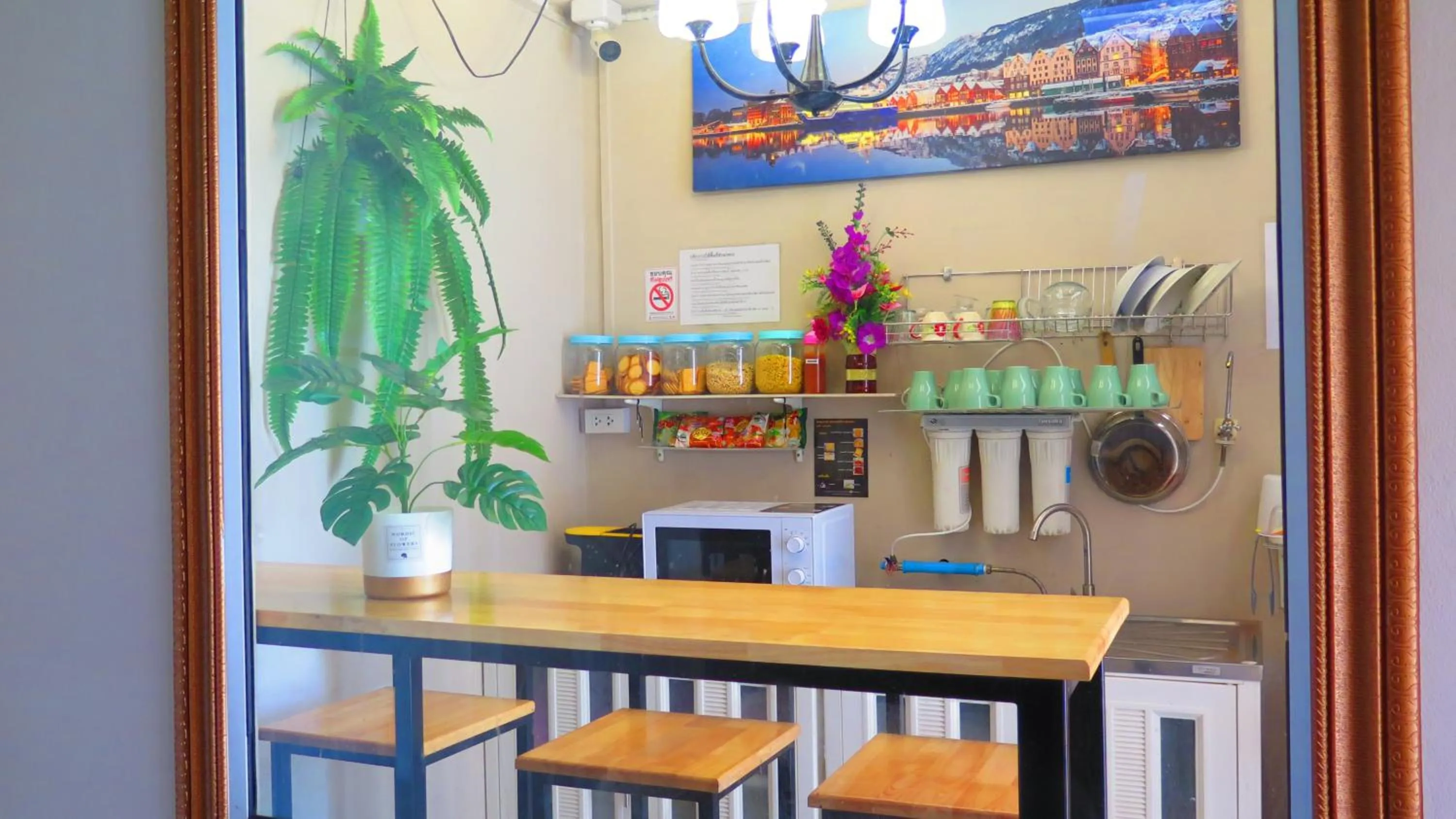 Restaurant/places to eat in Pranot Apartment & Spa