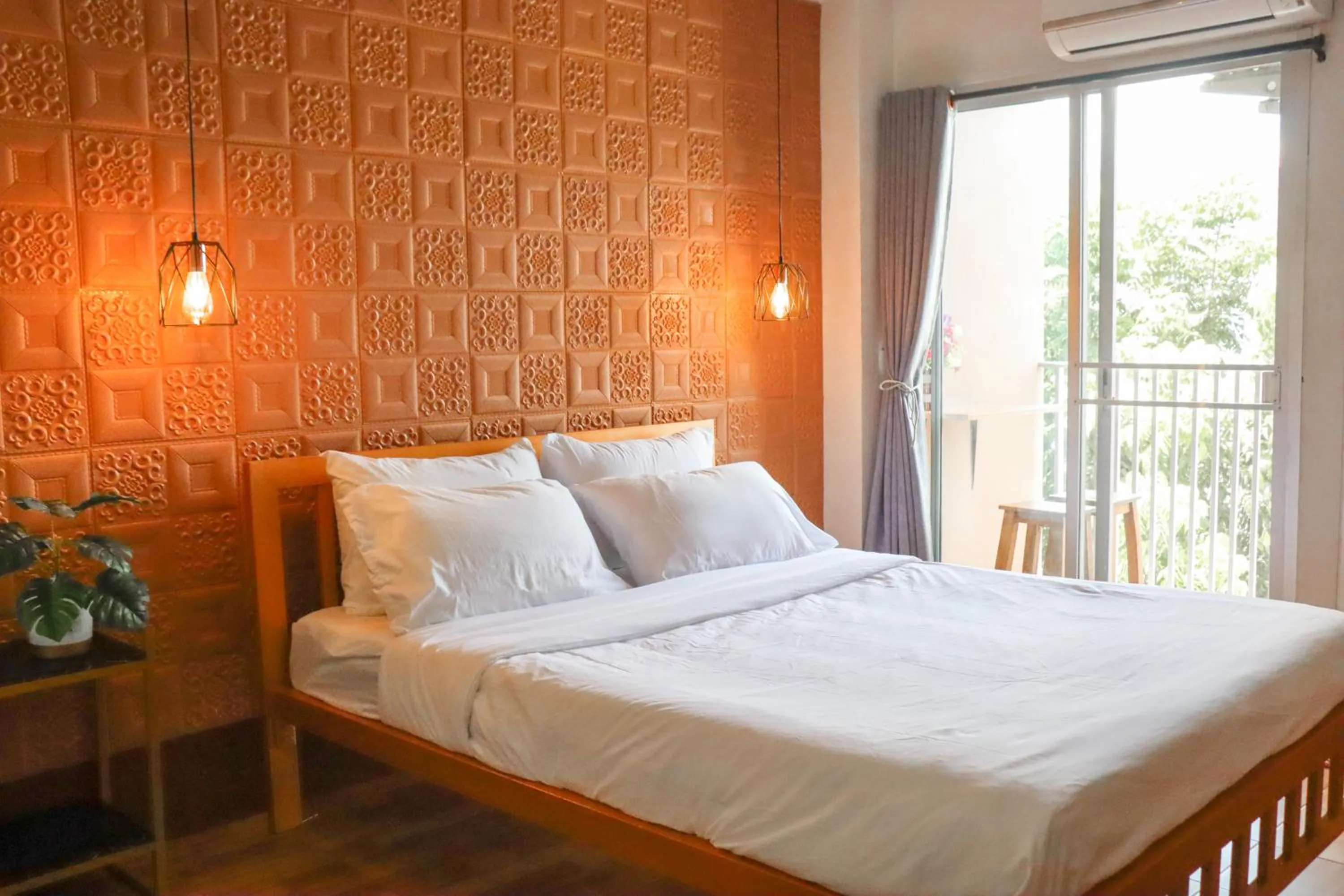 Bedroom, Bed in Pranot Apartment & Spa