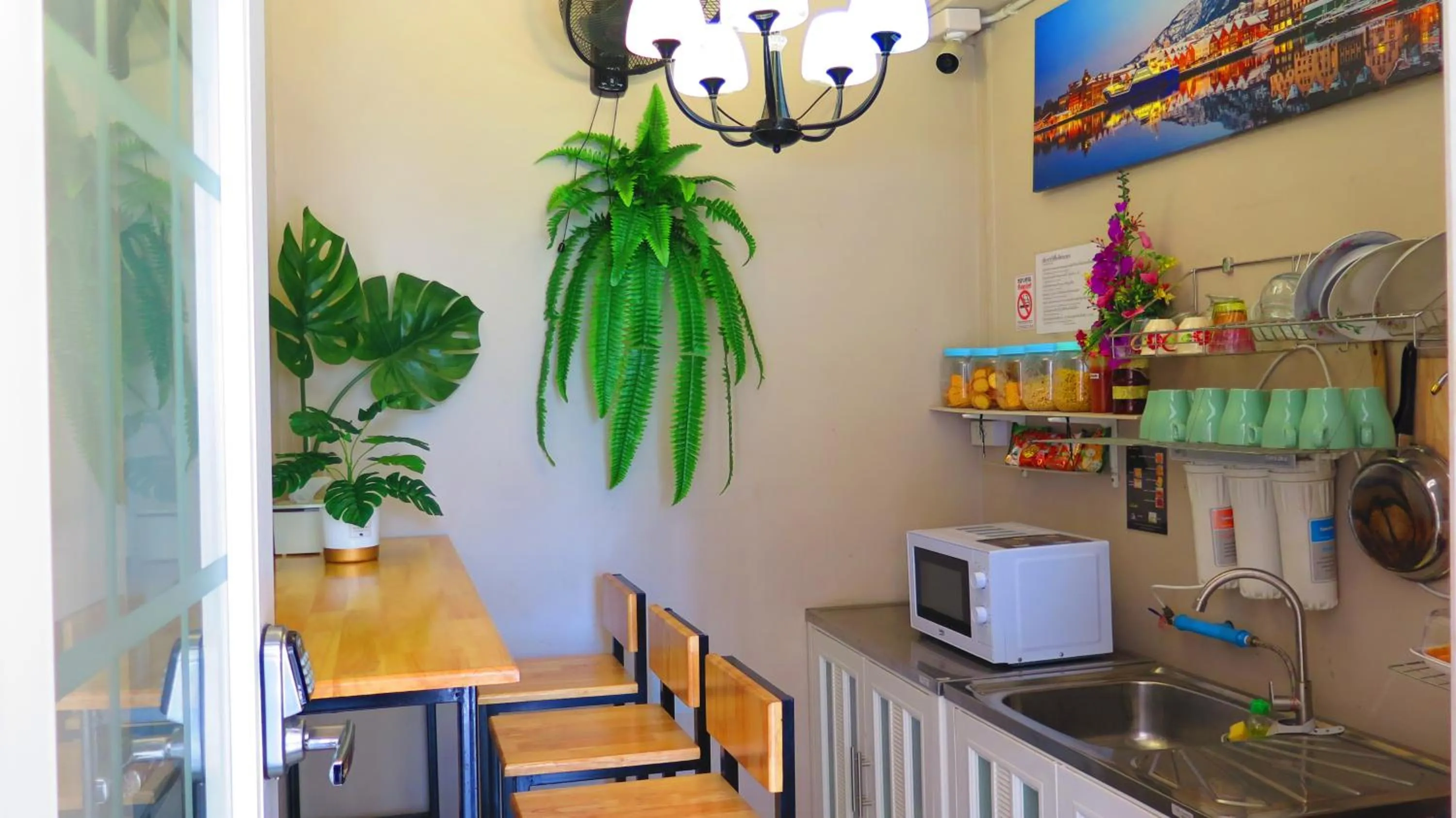 Restaurant/places to eat in Pranot Apartment & Spa