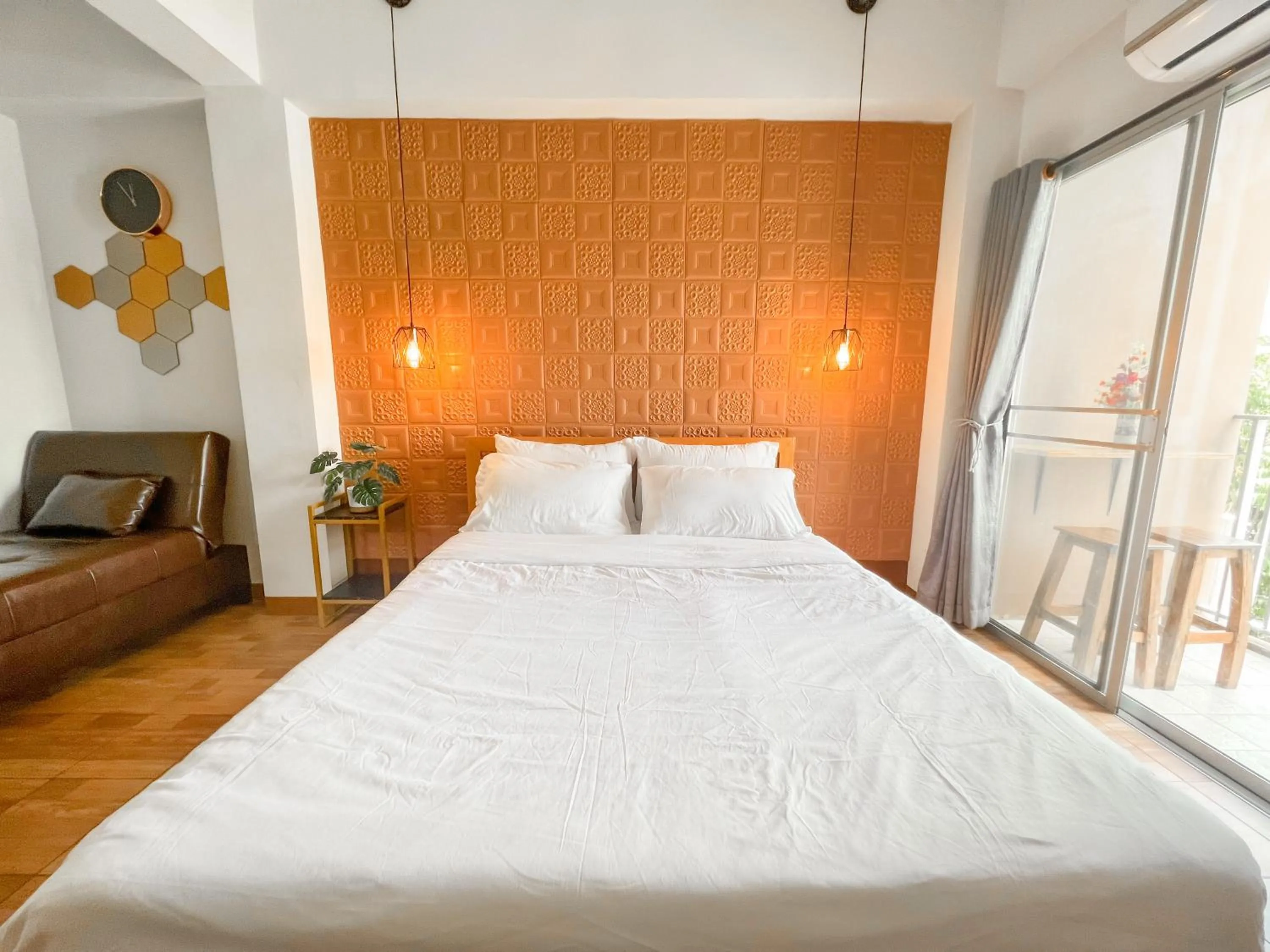 Bedroom, Bed in Pranot Apartment & Spa