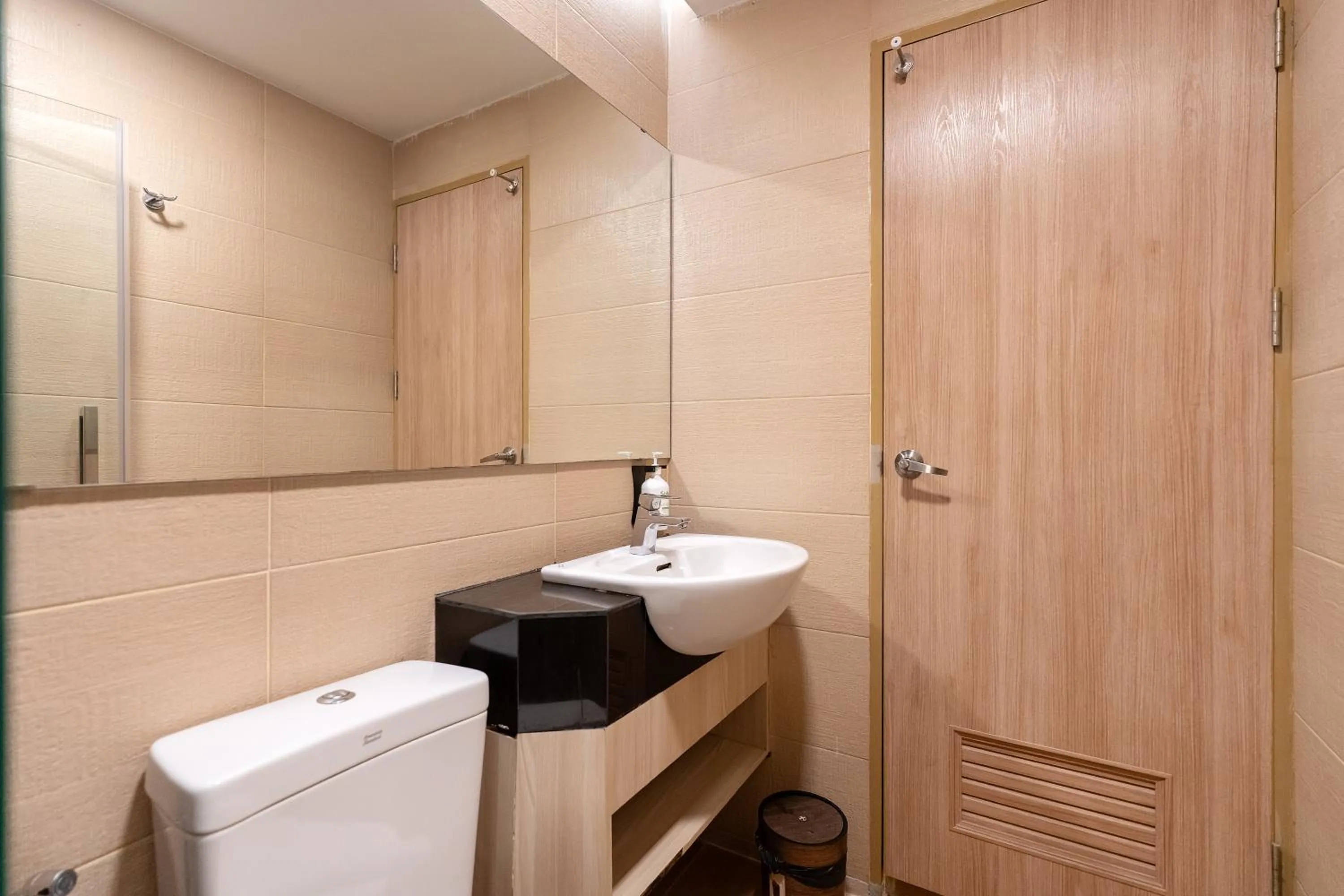 Toilet in Amanah Bangkok Hotel