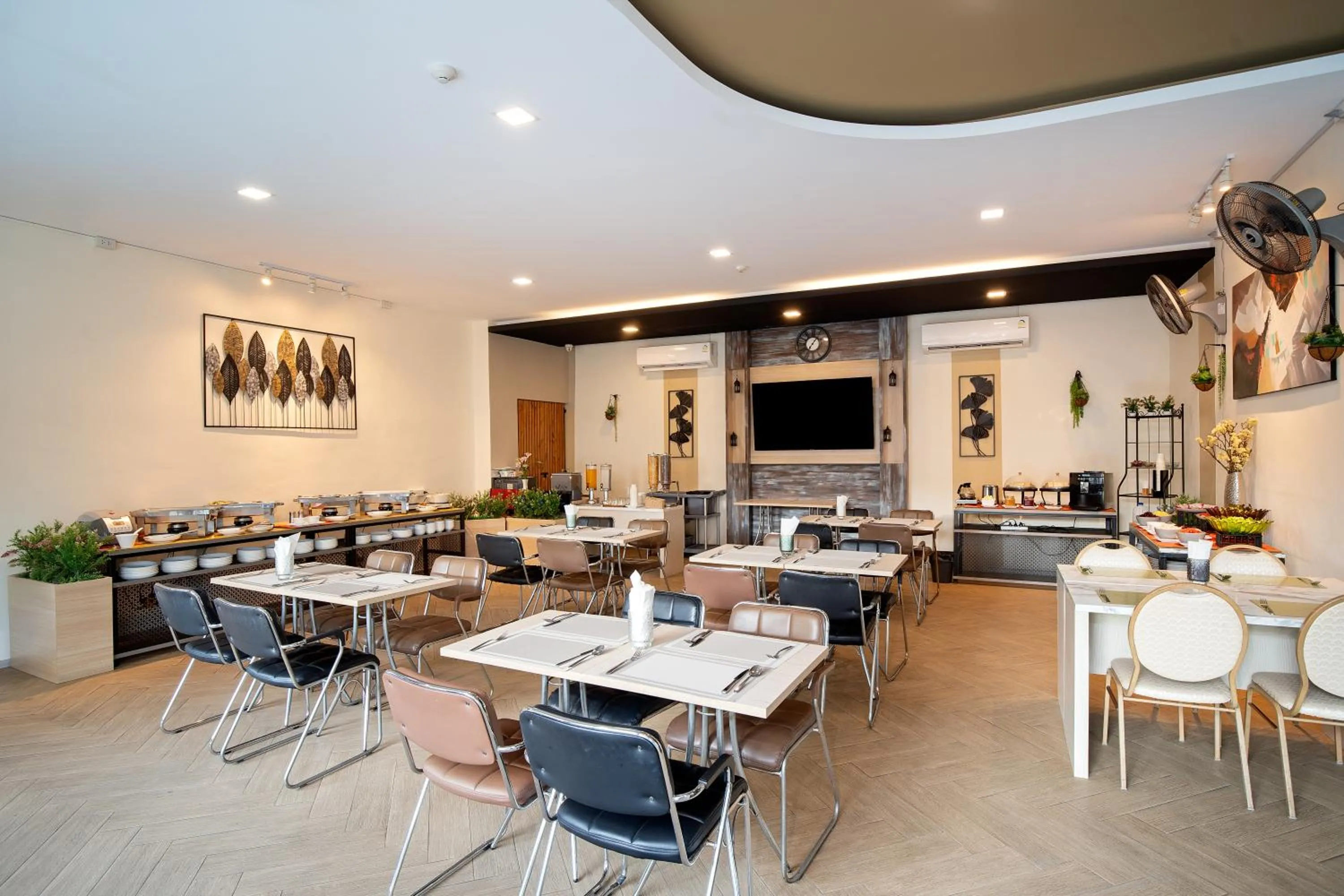 Restaurant/places to eat in Amanah Bangkok Hotel