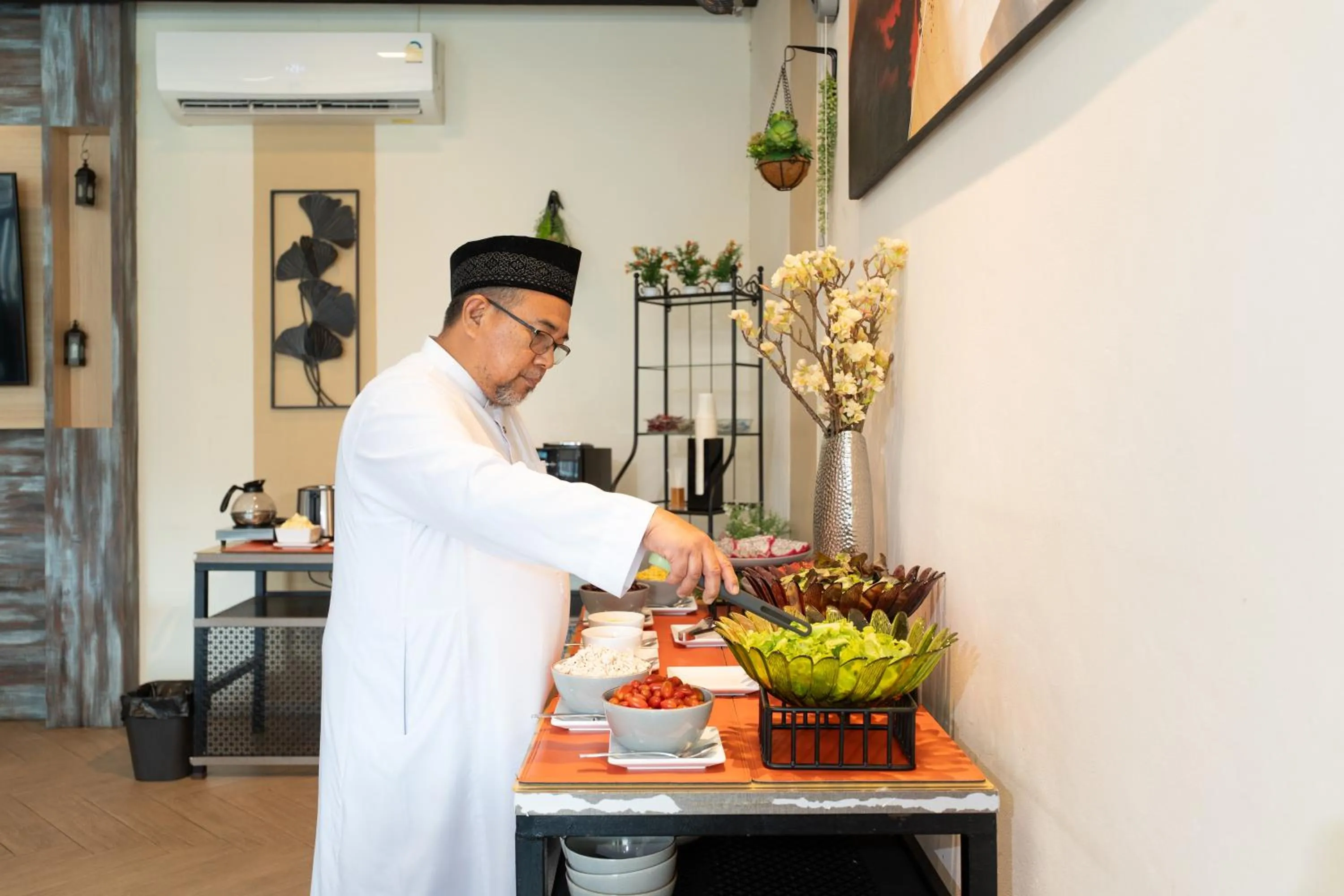 Restaurant/places to eat in Amanah Bangkok Hotel