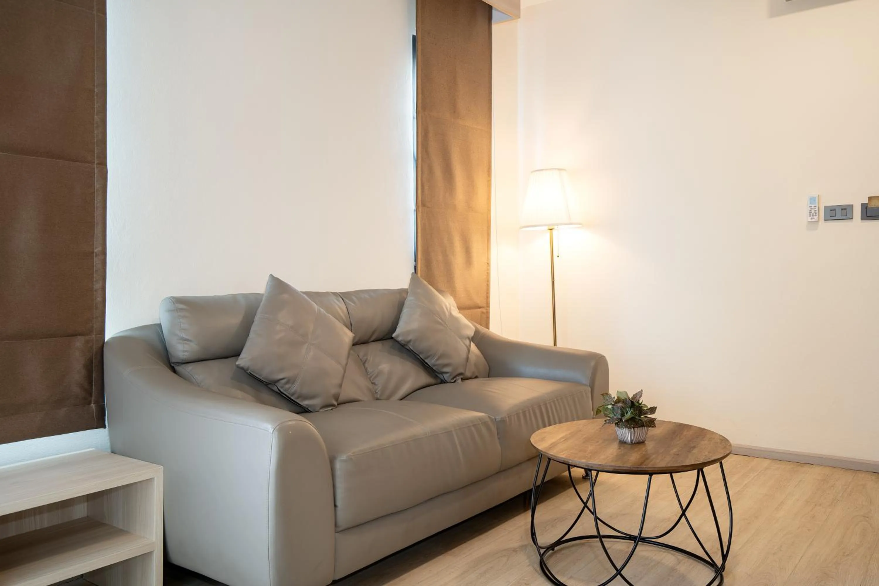 Seating area in Amanah Bangkok Hotel