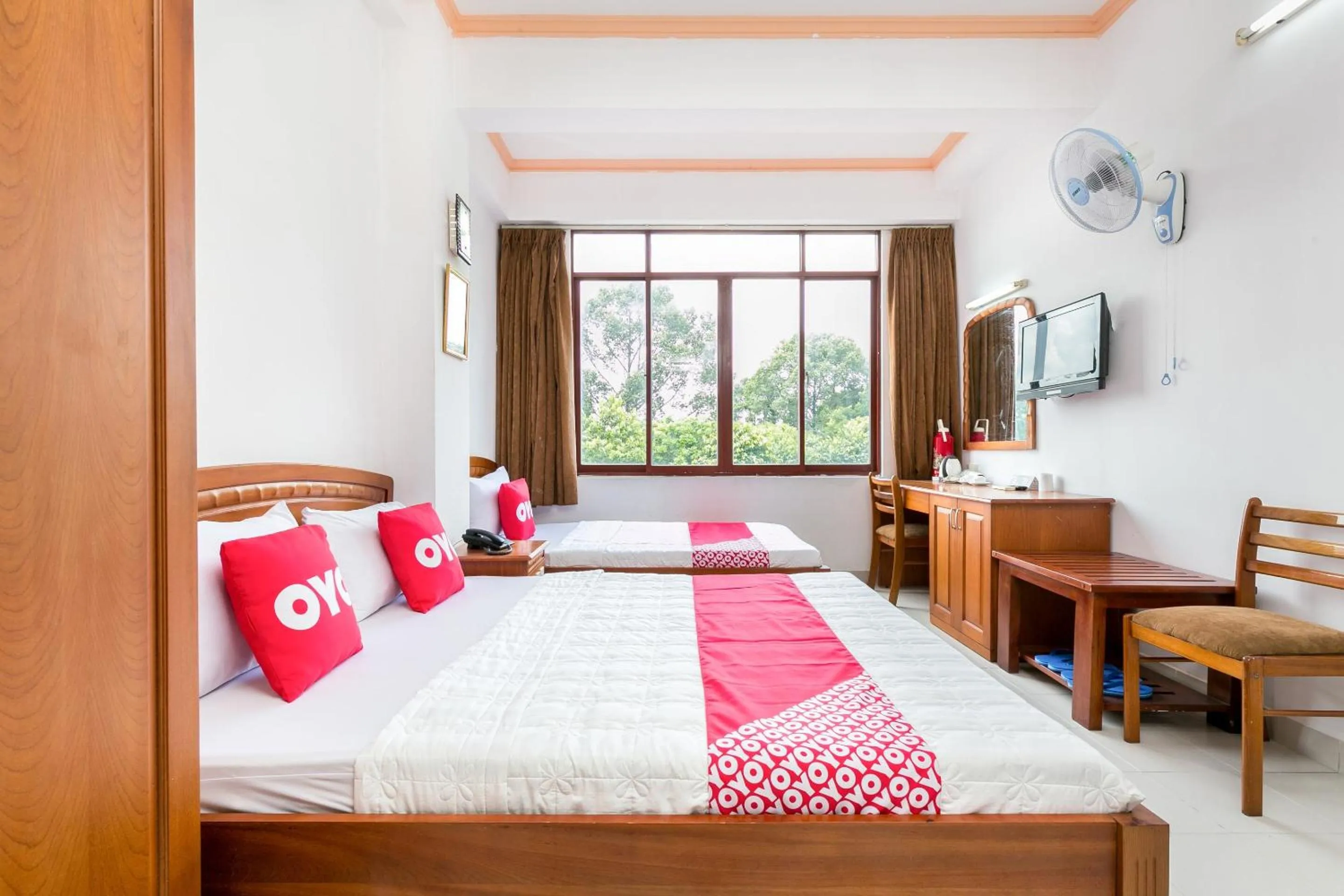 Bedroom, Bed in Vien Ngoc Xanh Hotel