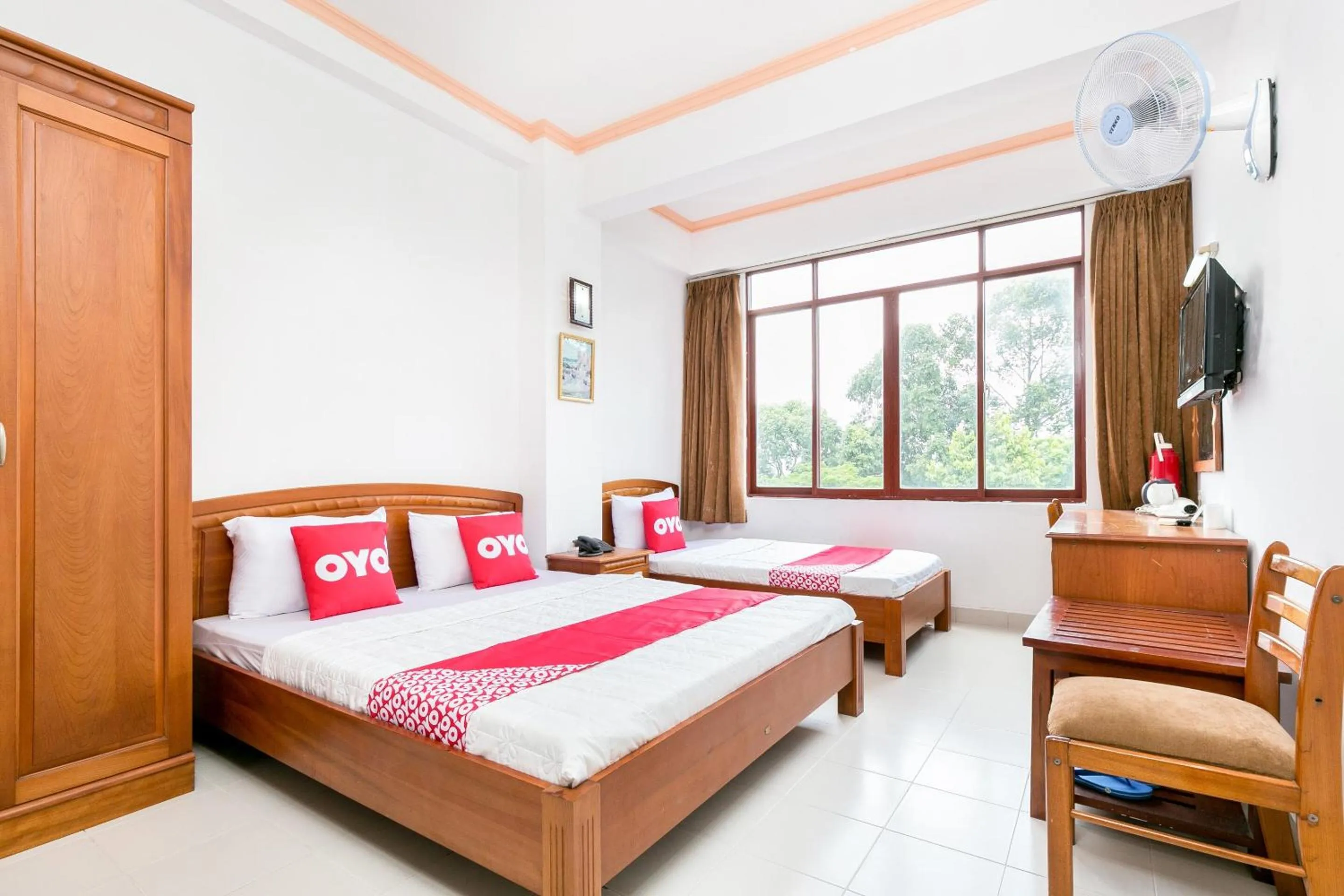 Bedroom, Bed in Vien Ngoc Xanh Hotel