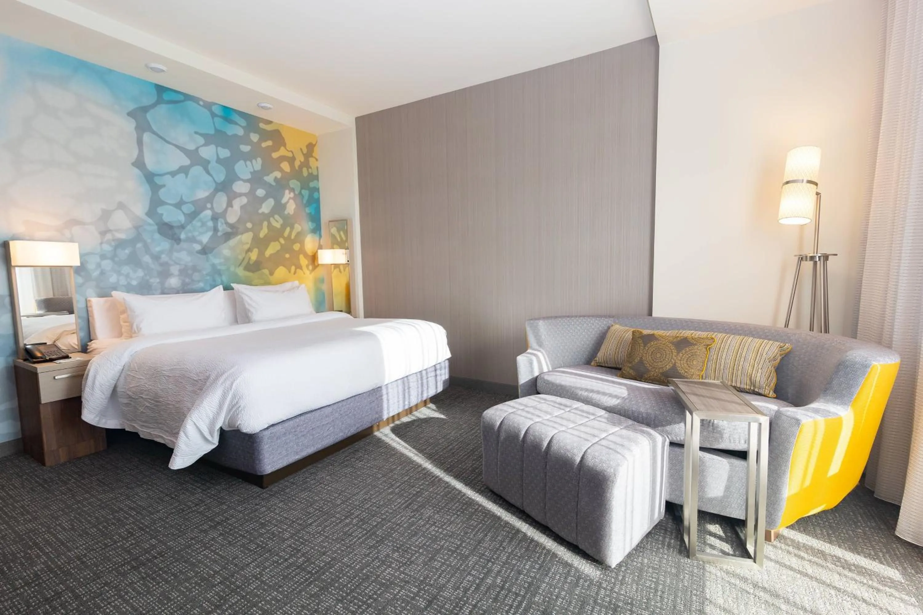 Photo of the whole room, Bed in Courtyard by Marriott Cartersville