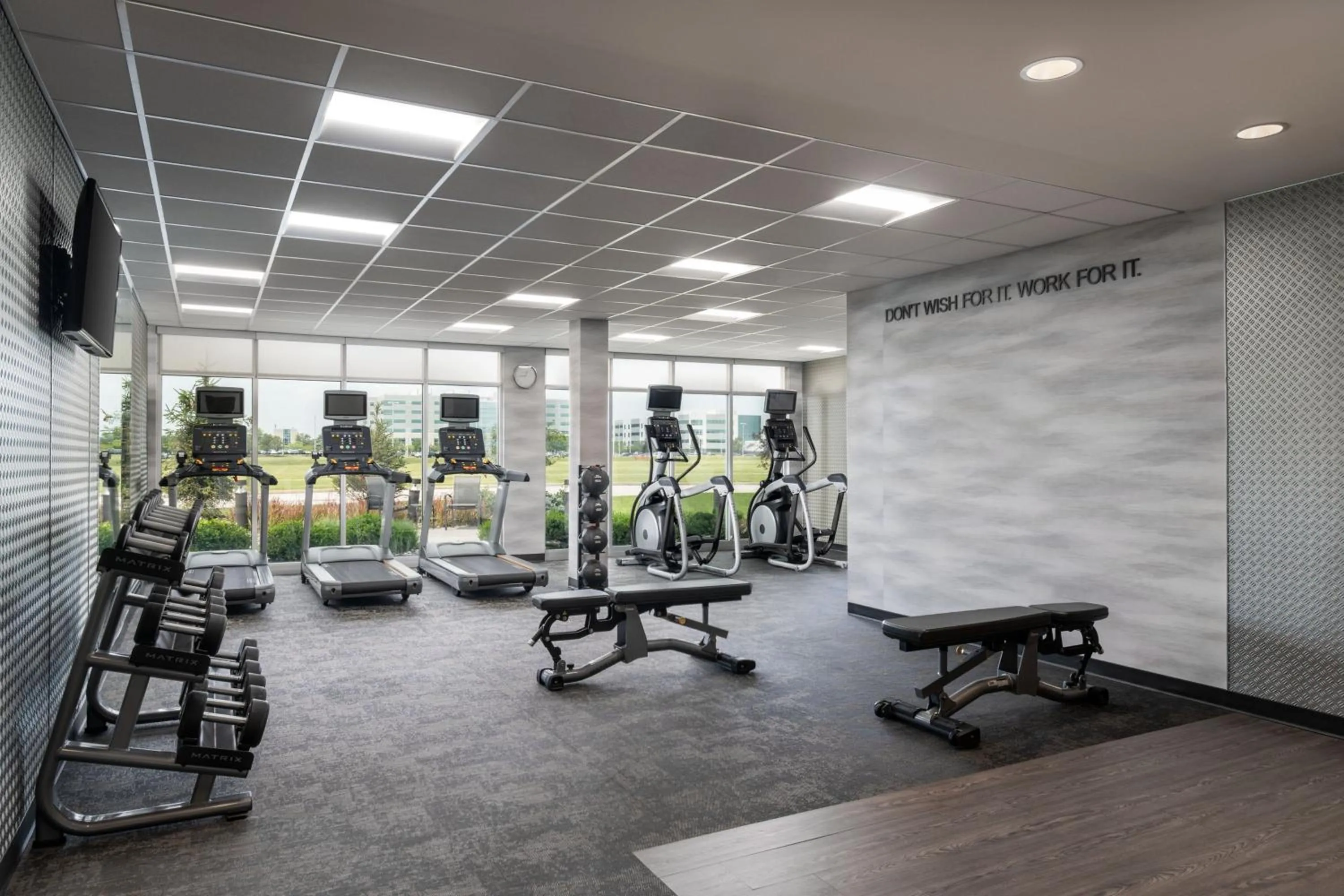 Fitness centre/facilities in Fairfield Inn & Suites by Marriott Cleveland Tiedeman Road