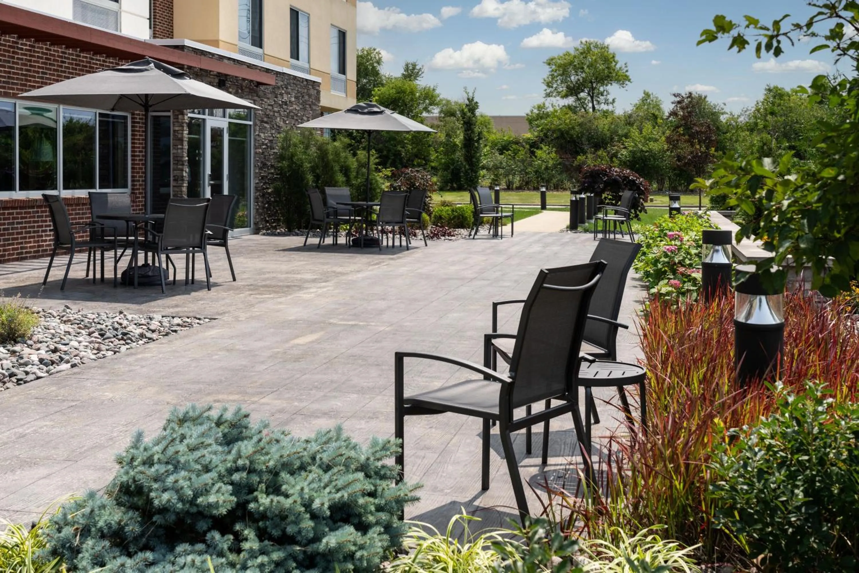 Property building in Fairfield Inn & Suites by Marriott Cleveland Tiedeman Road