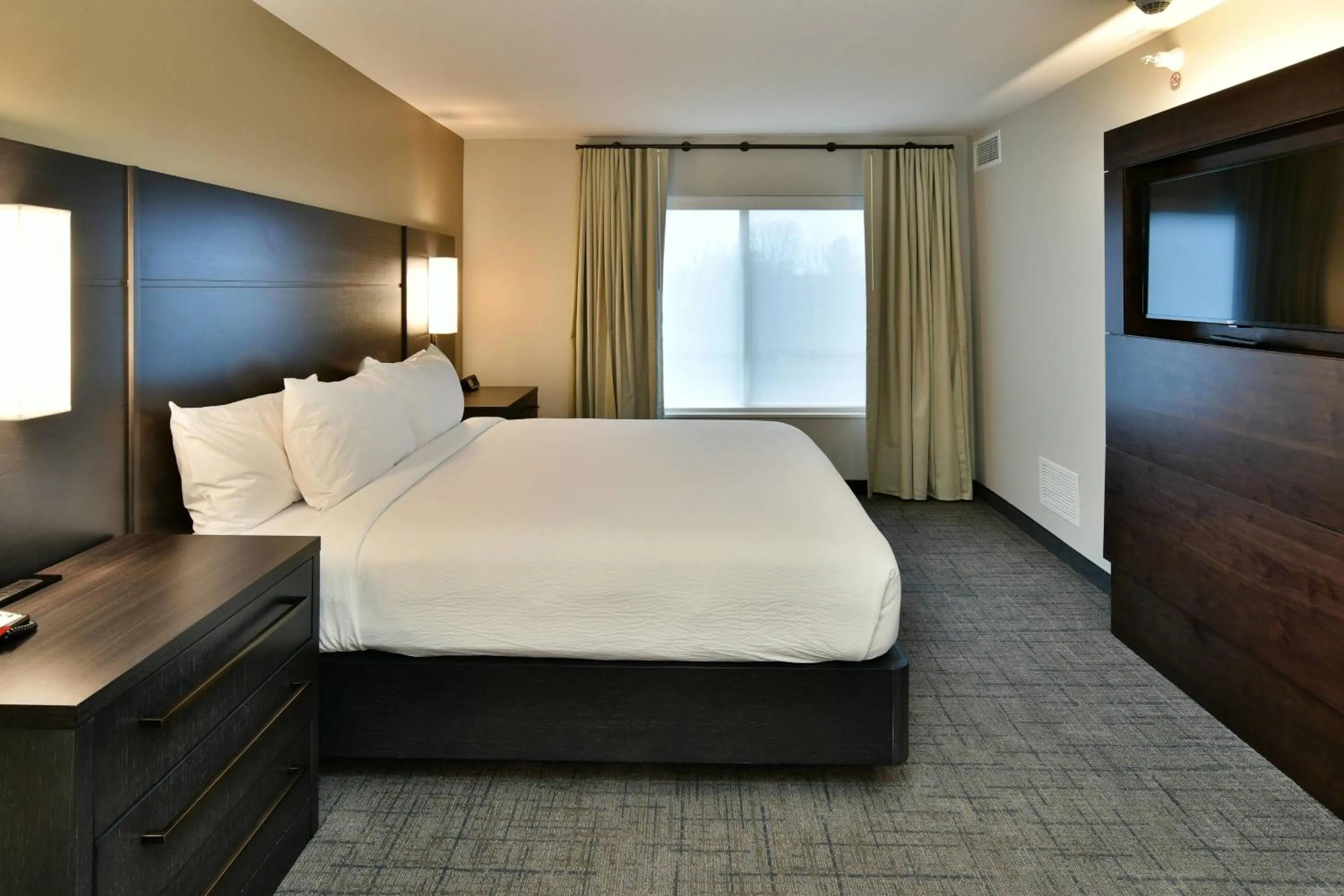 Bedroom, Bed in Residence Inn by Marriott Eau Claire