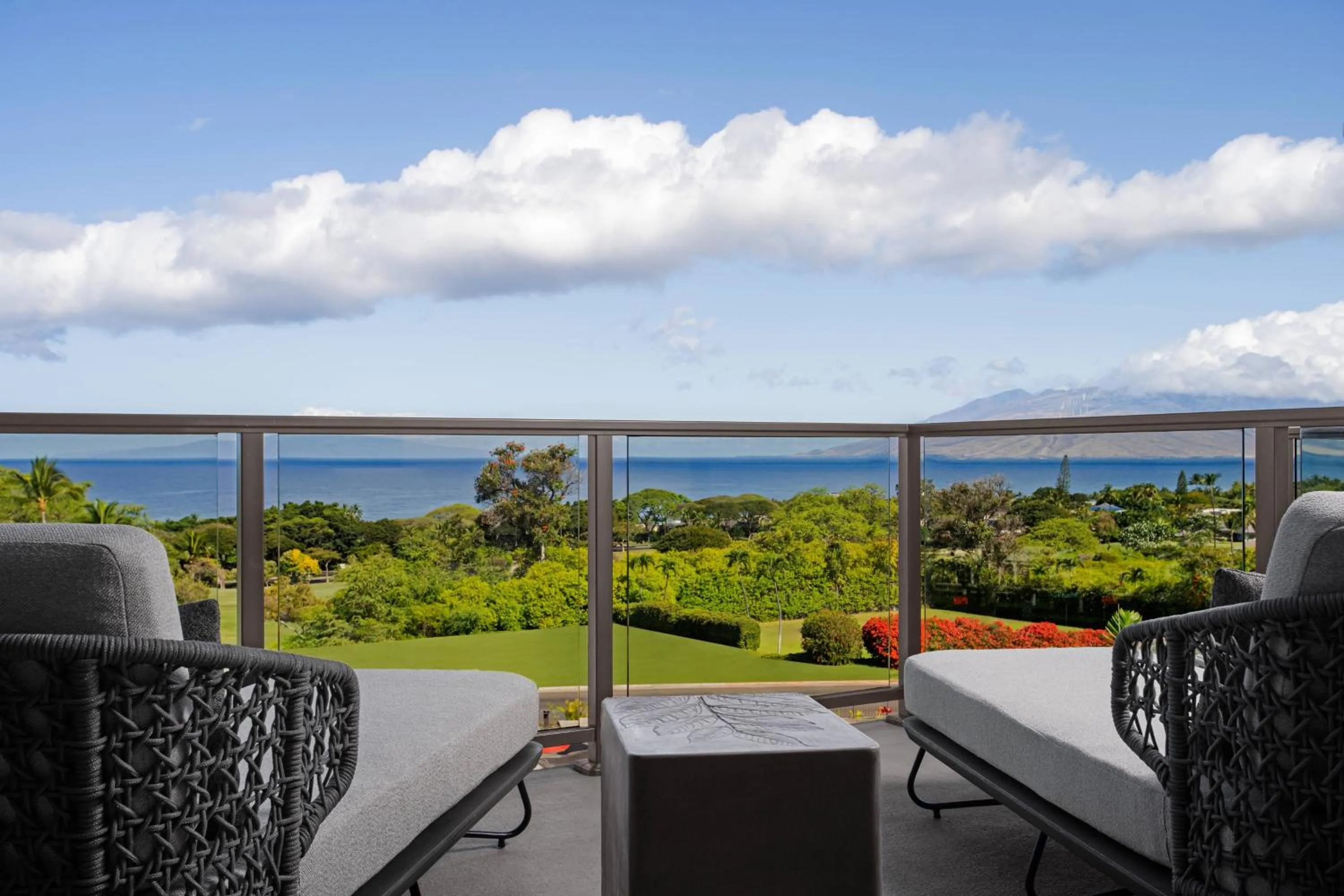 Photo of the whole room in AC Hotel by Marriott Maui Wailea
