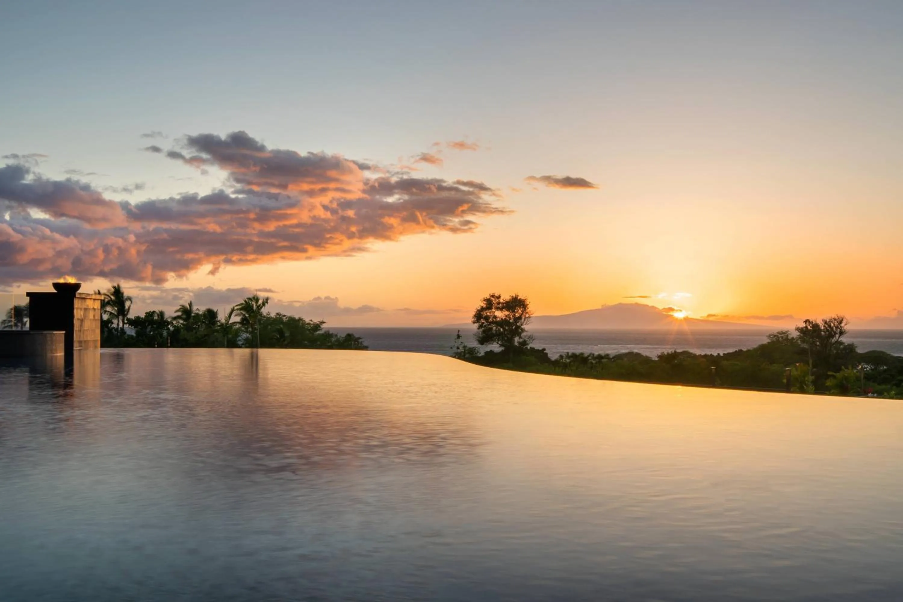 Swimming pool in AC Hotel by Marriott Maui Wailea