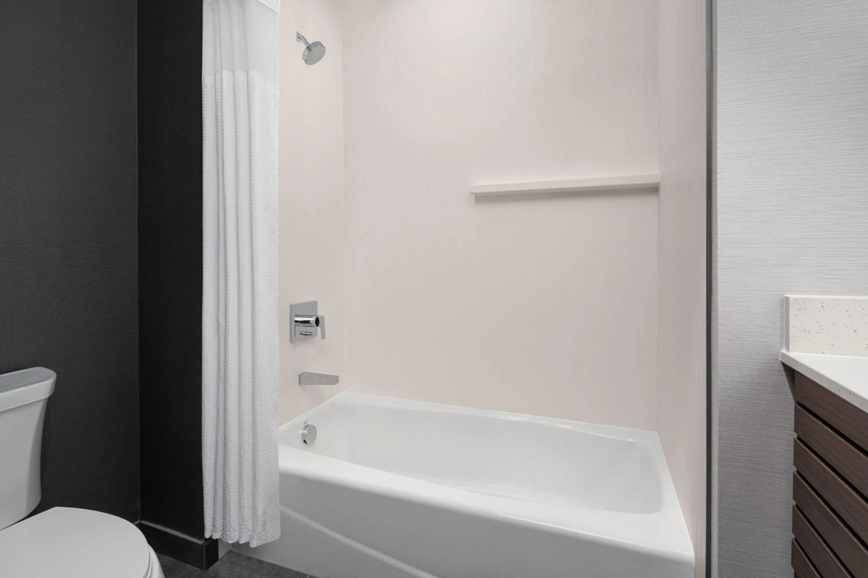 Bathroom in Courtyard by Marriott Houston I-10 West/Memorial